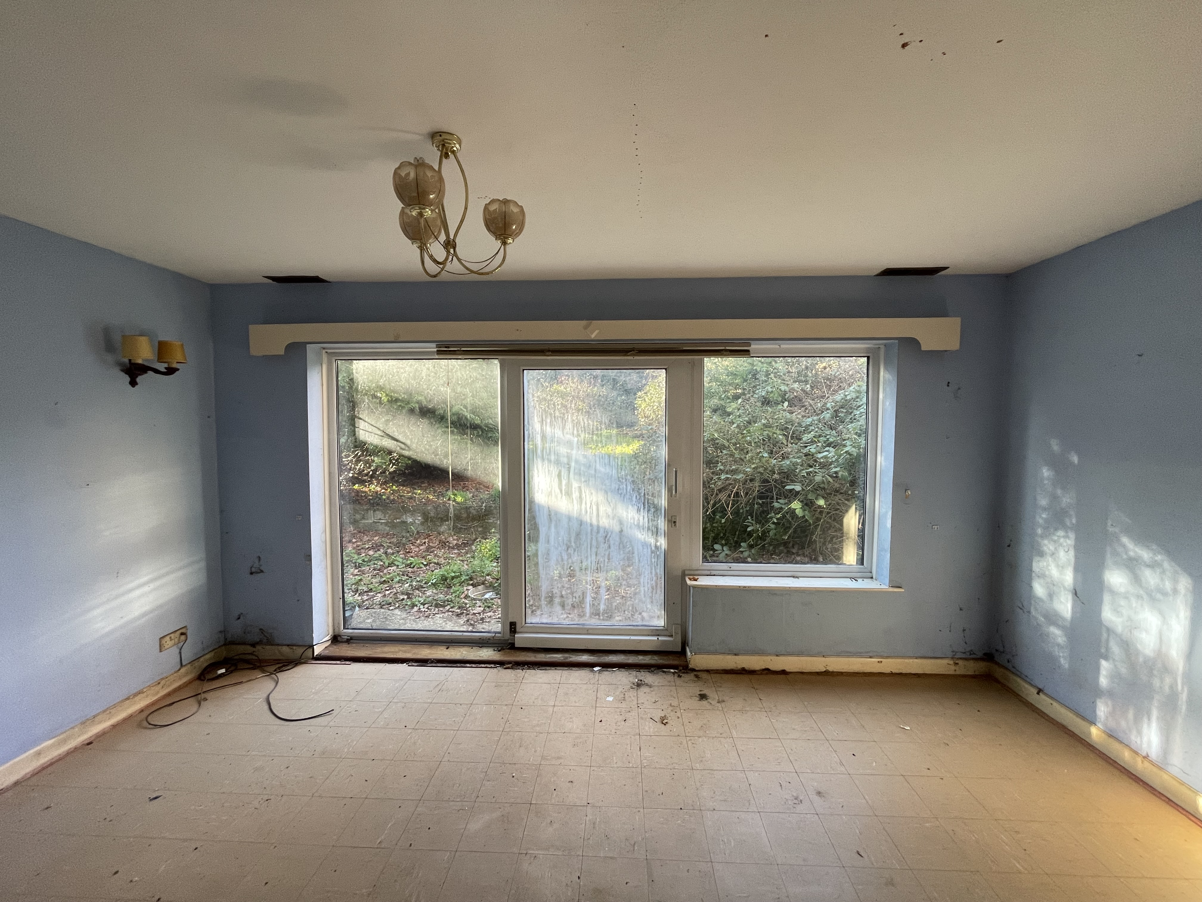 VACANT - Freehold Link Detached House