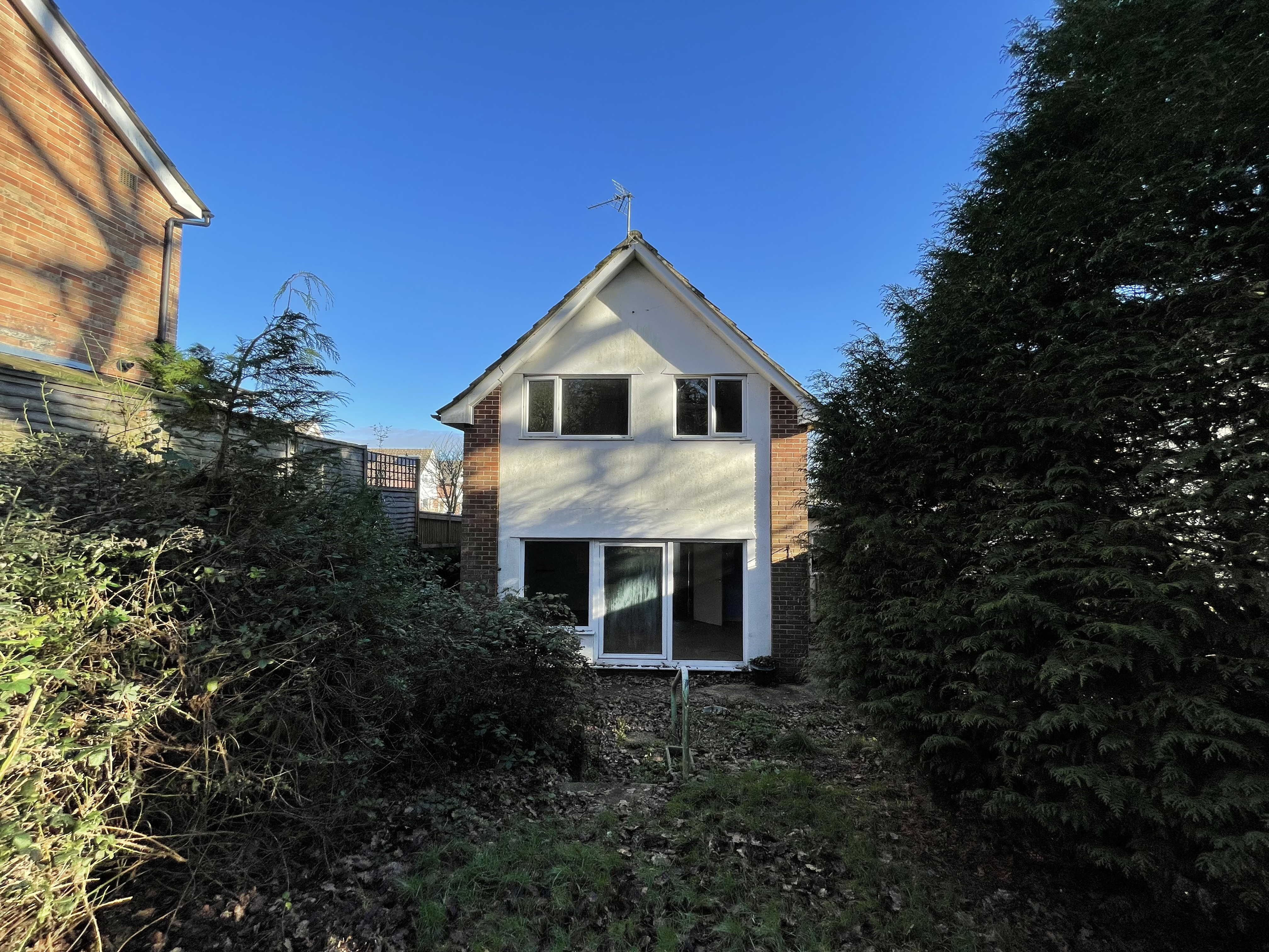 VACANT - Freehold Link Detached House