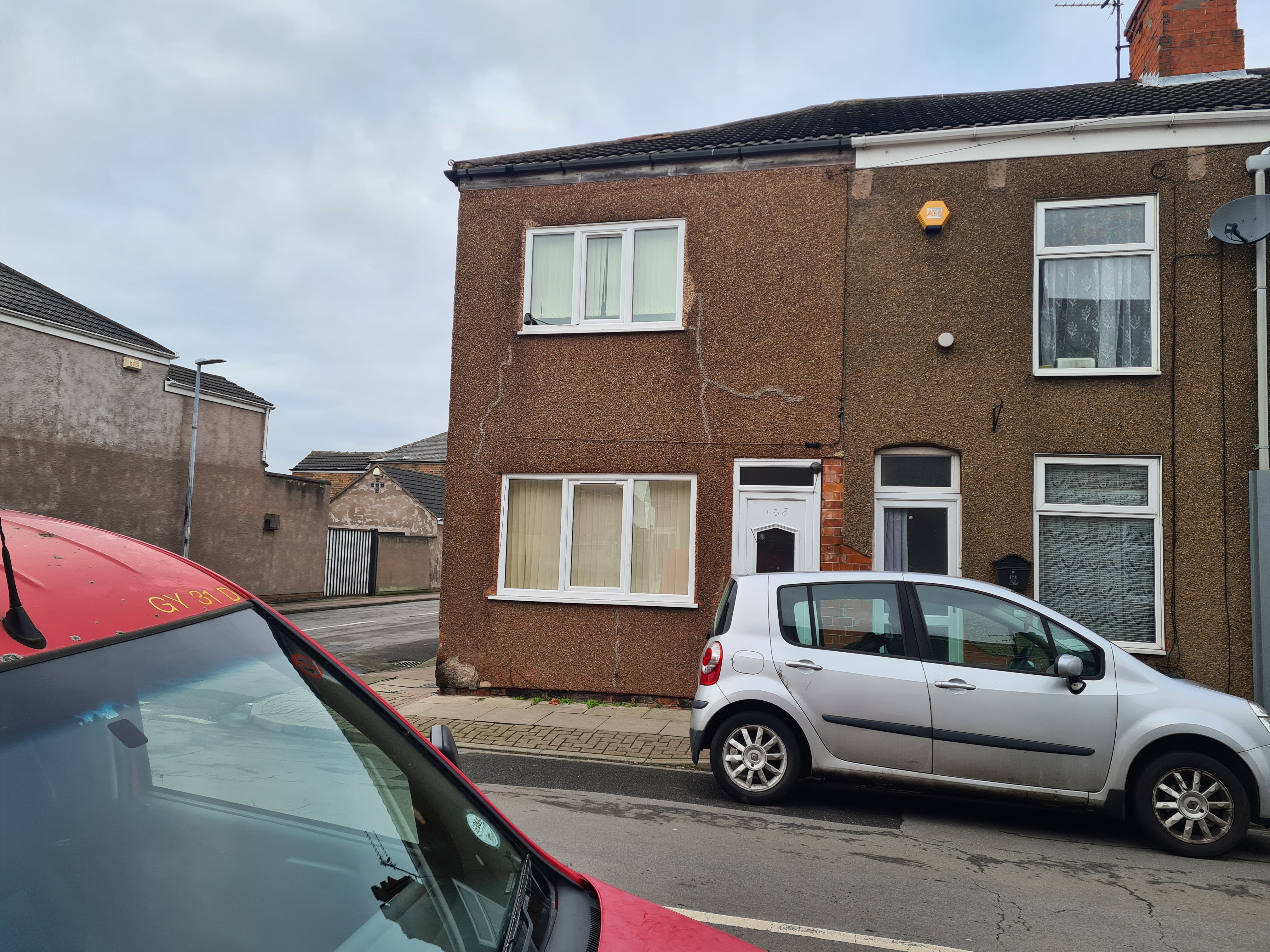 INVESTMENT - Freehold End of Terrace House