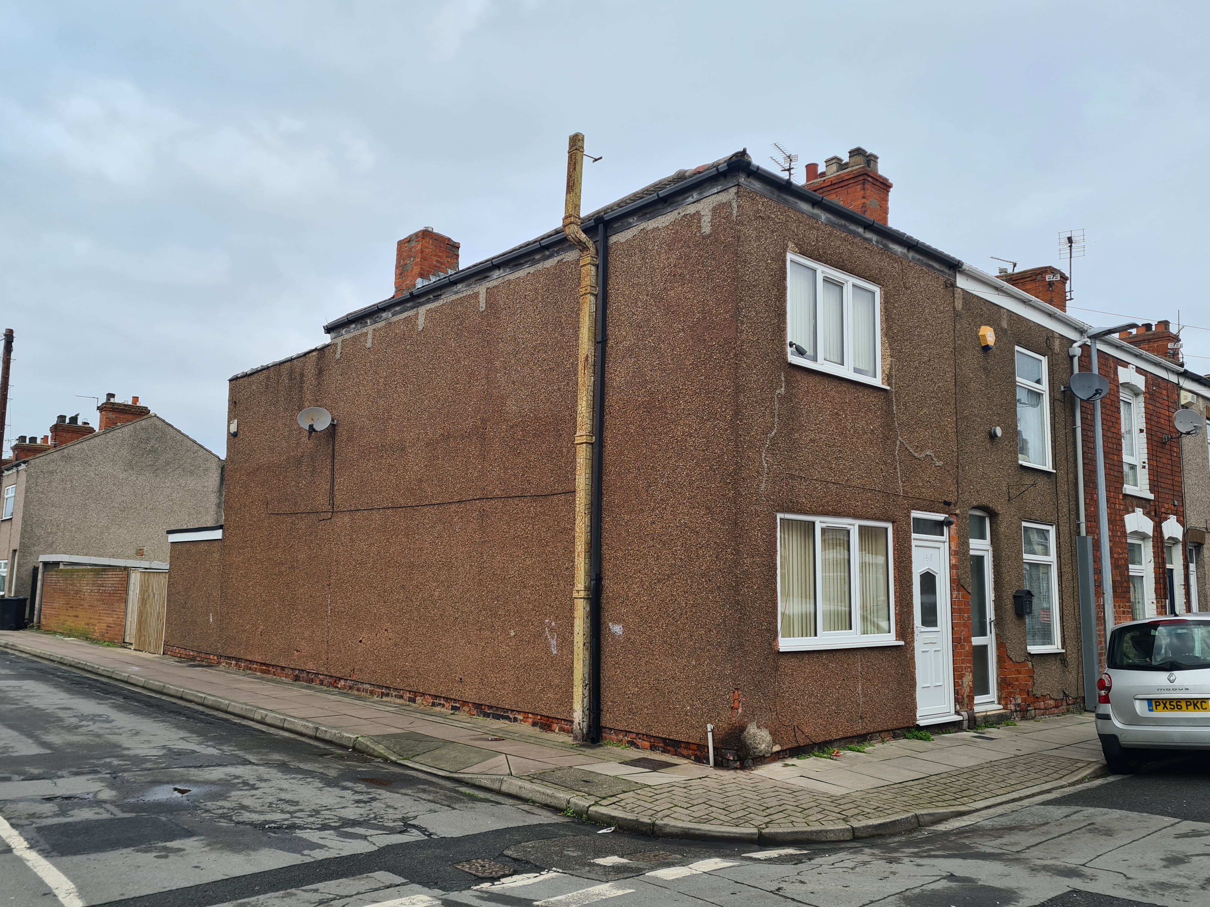 INVESTMENT - Freehold End of Terrace House