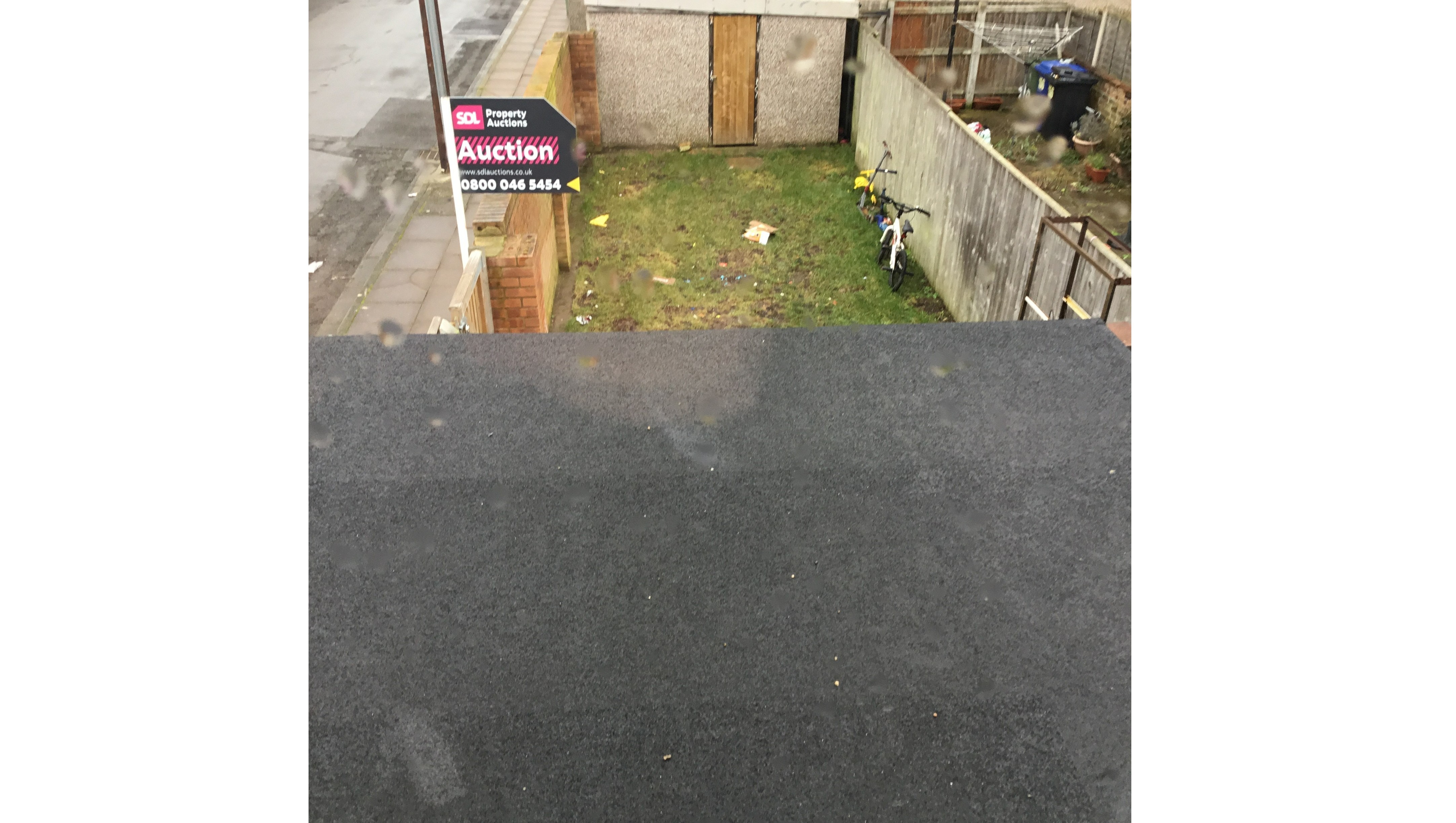 INVESTMENT - Freehold End of Terrace House