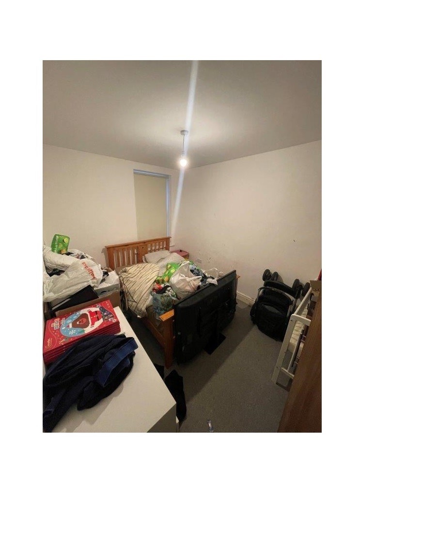 INVESTMENT - Freehold End of Terrace House