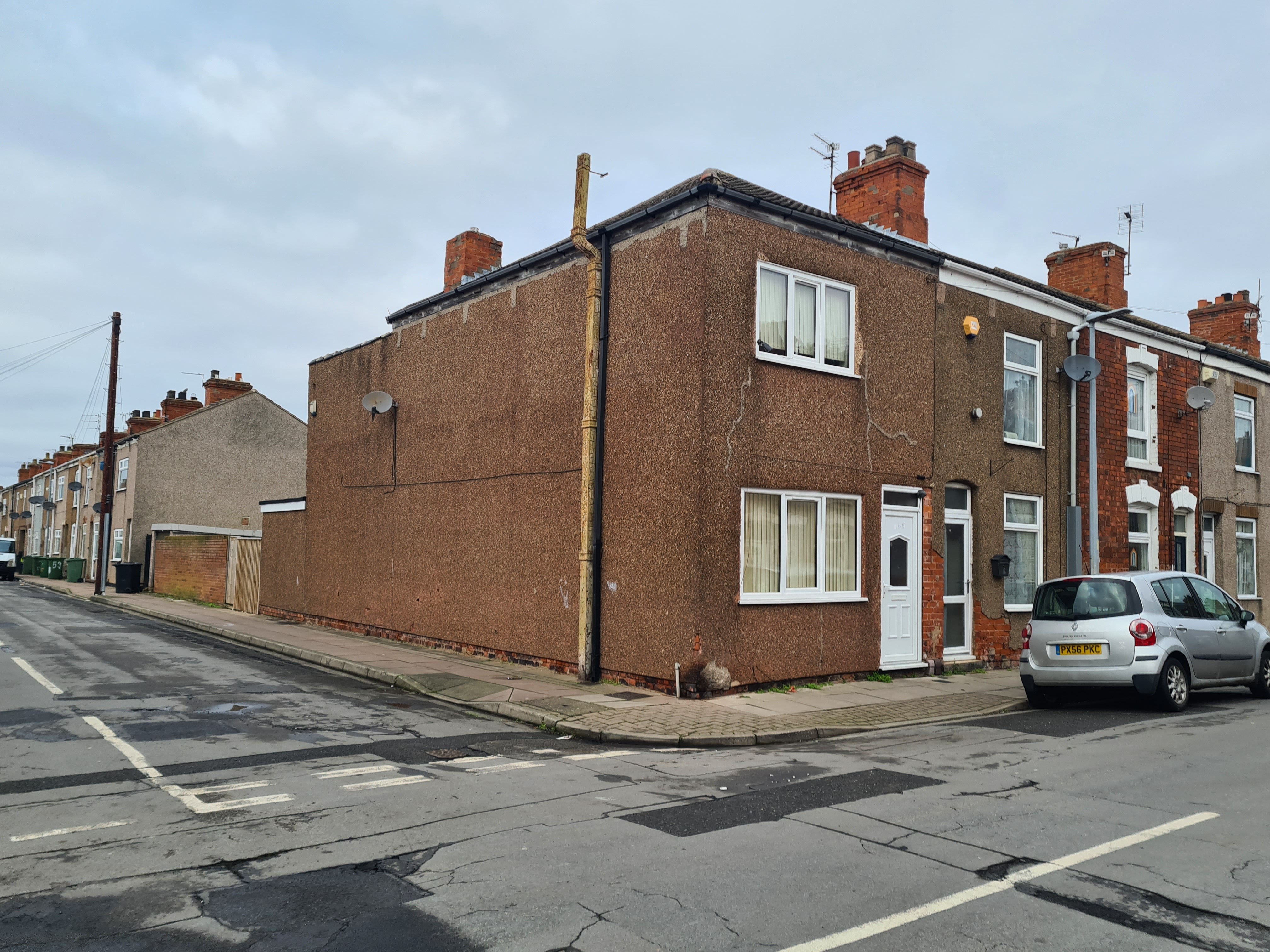 INVESTMENT - Freehold End of Terrace House