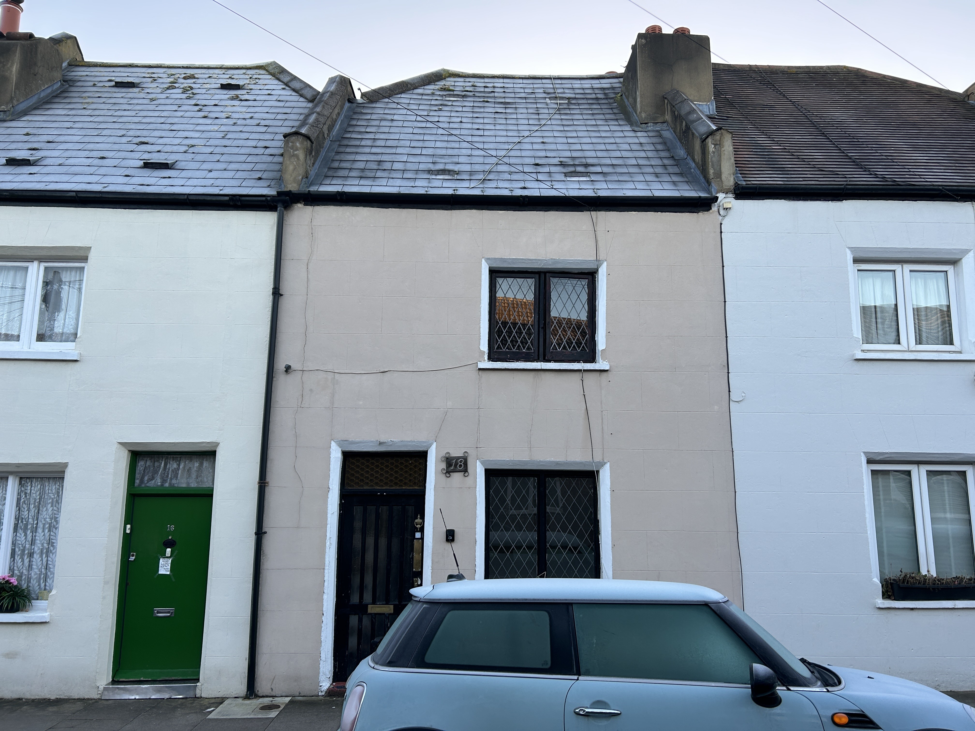 VACANT - Freehold Mid Terrace House