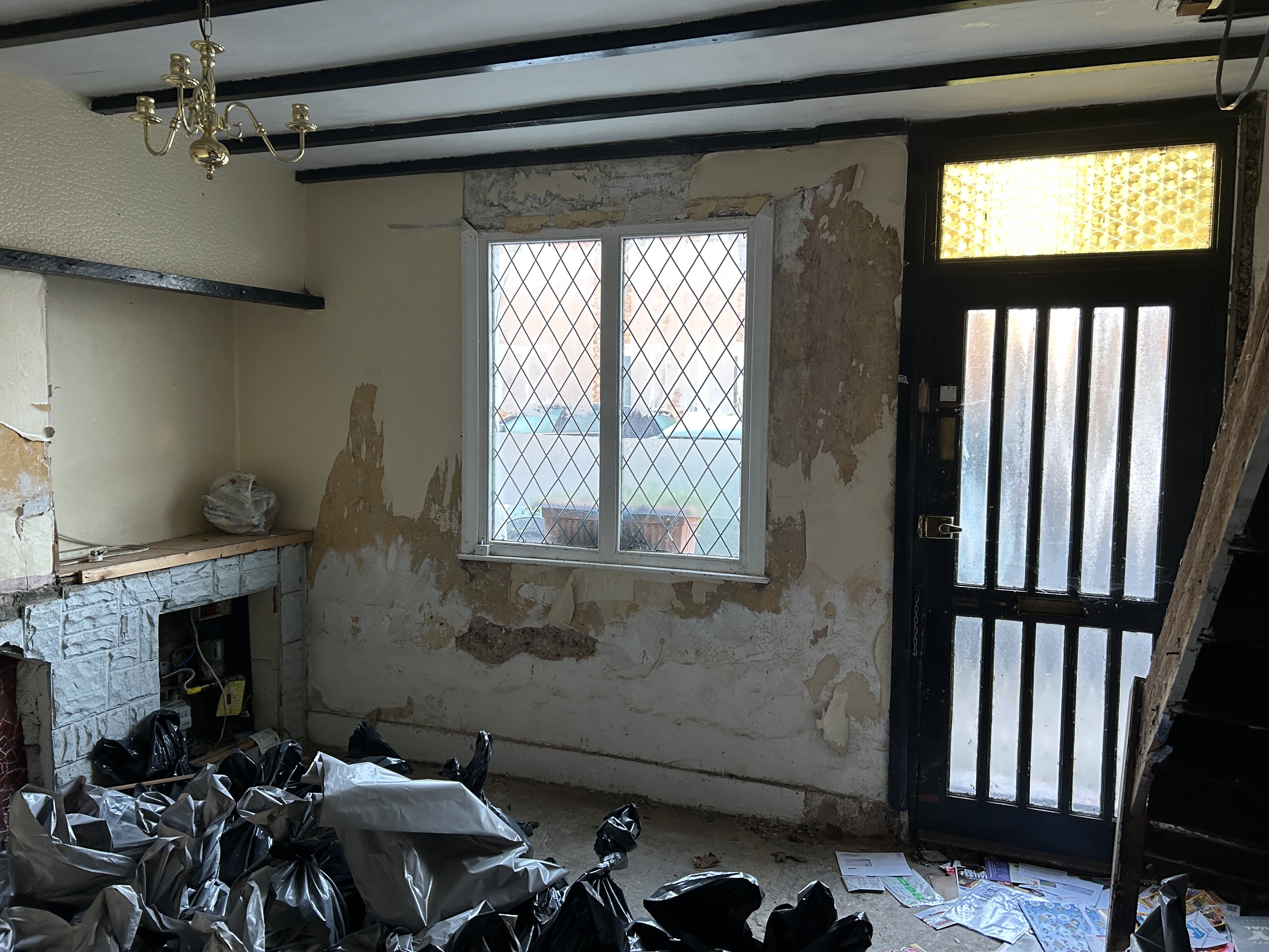 VACANT - Freehold Mid Terrace House