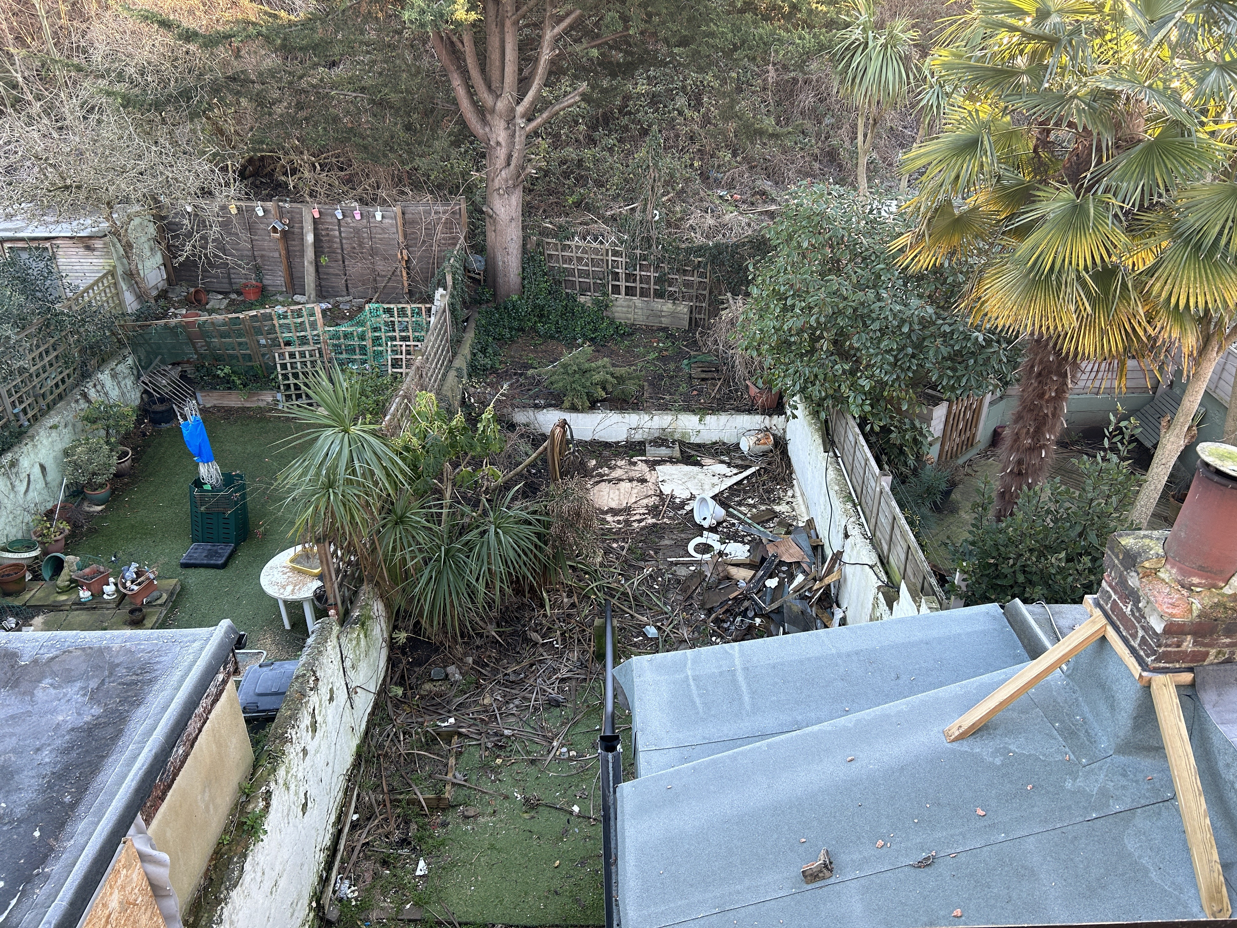 VACANT - Freehold Mid Terrace House