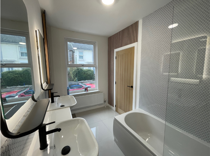 VACANT - Freehold Terrace Mid Terrace House