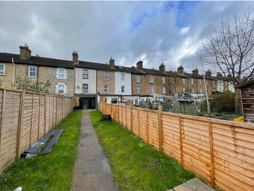 VACANT - Freehold Terrace Mid Terrace House