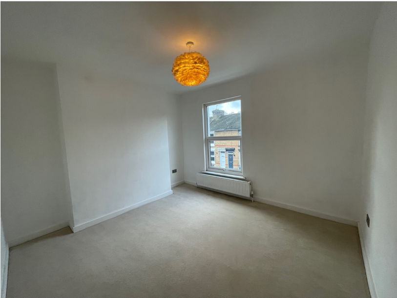 VACANT - Freehold Terrace Mid Terrace House