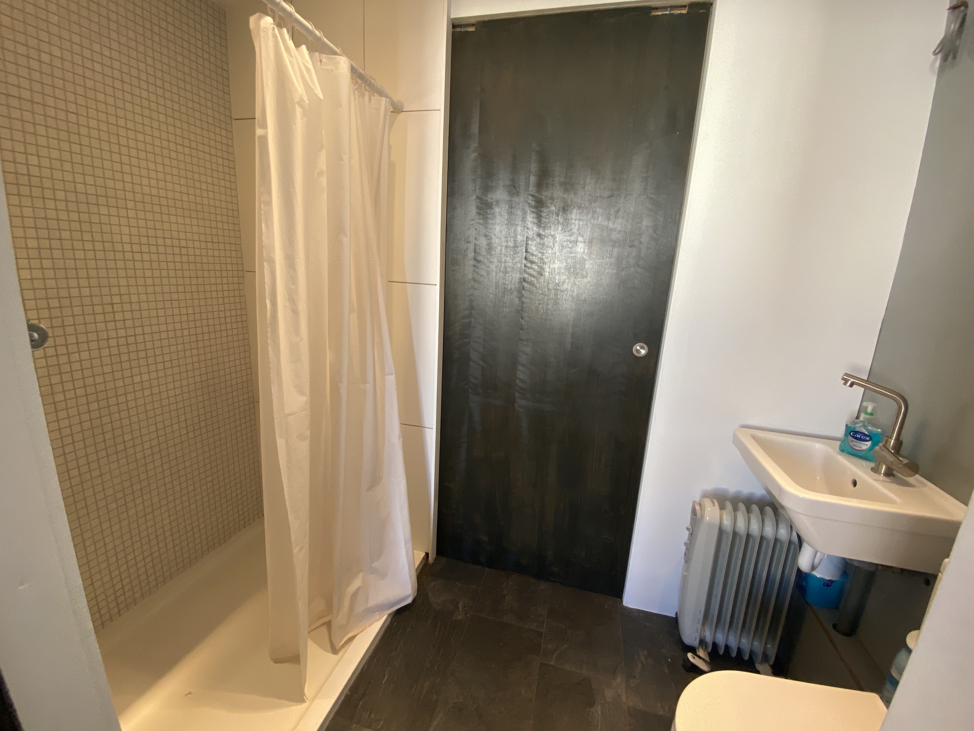 VACANT - Leasehold Self Contained First Floor Flat