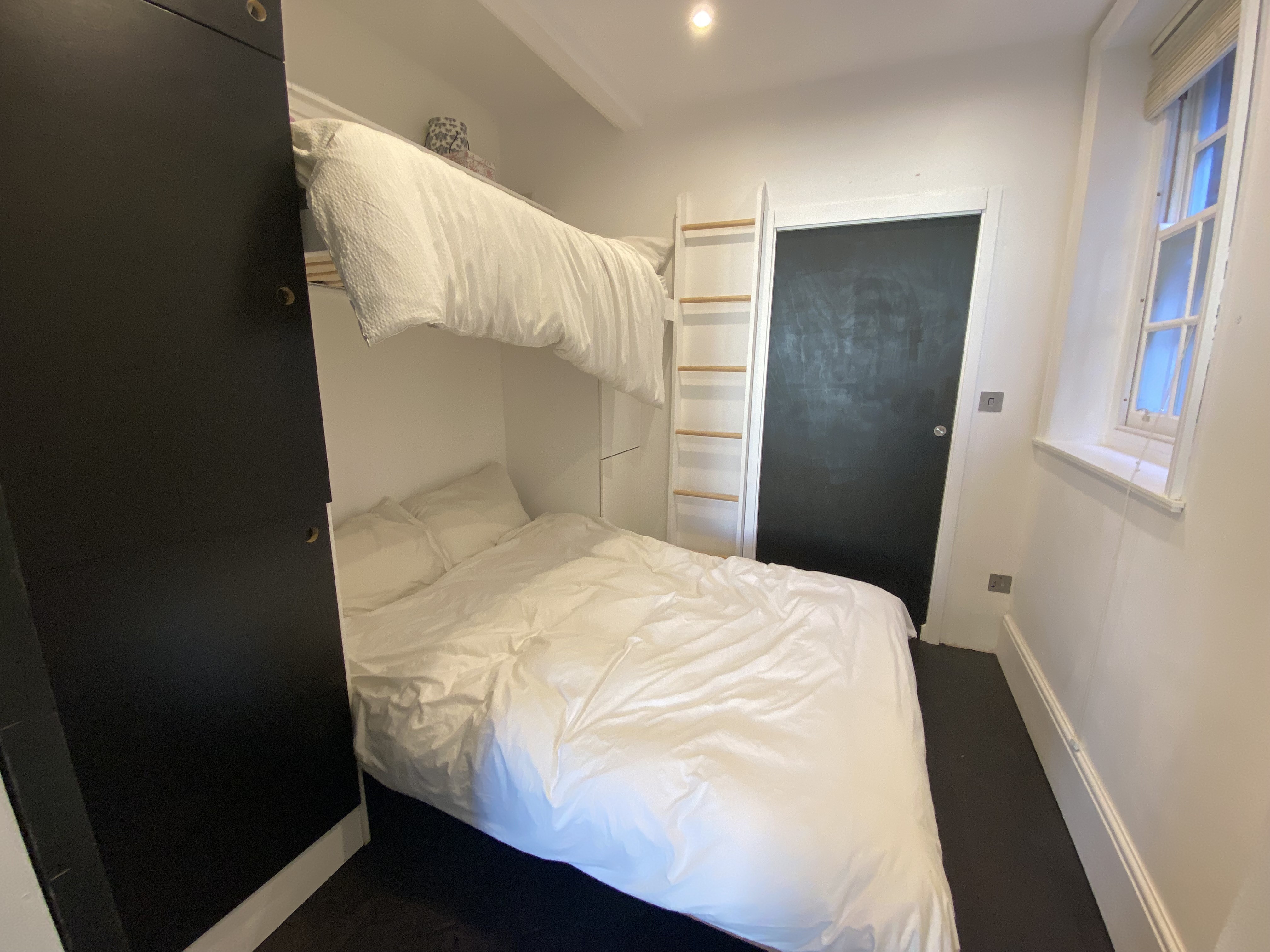 VACANT - Leasehold Self Contained First Floor Flat