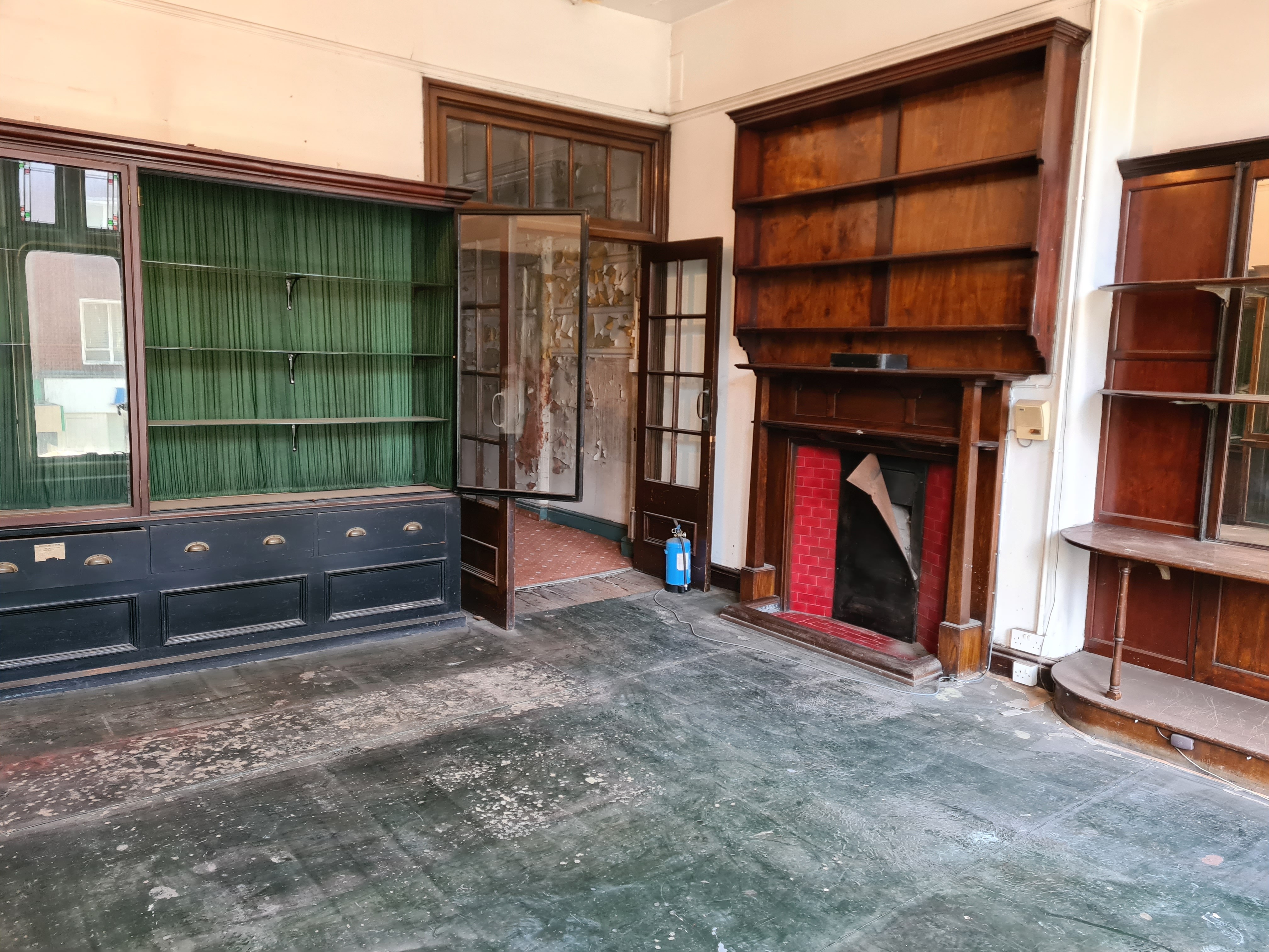 VACANT - Freehold Mid Terrace Grade II Listed Building with Possible  Development Potential