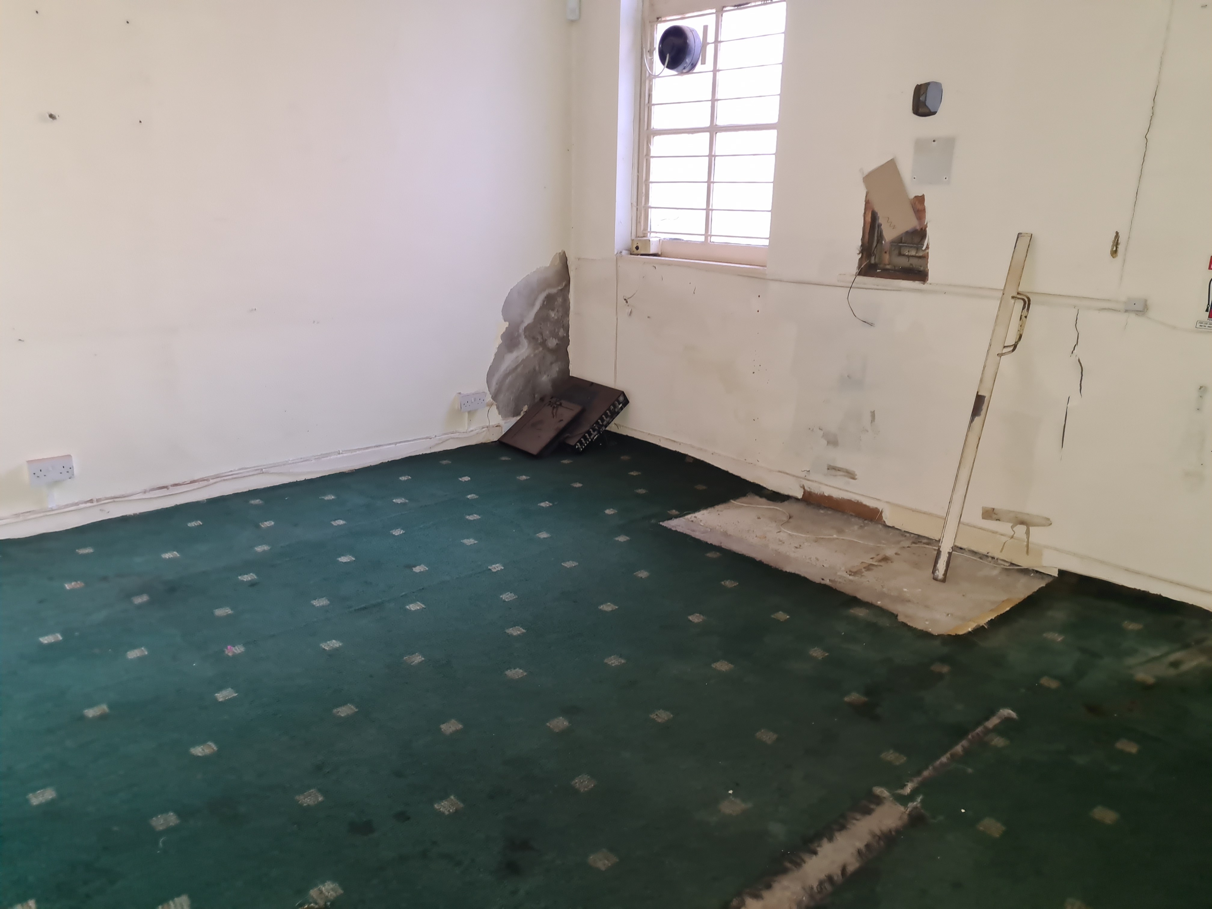 VACANT - Freehold Mid Terrace Grade II Listed Building with Possible  Development Potential