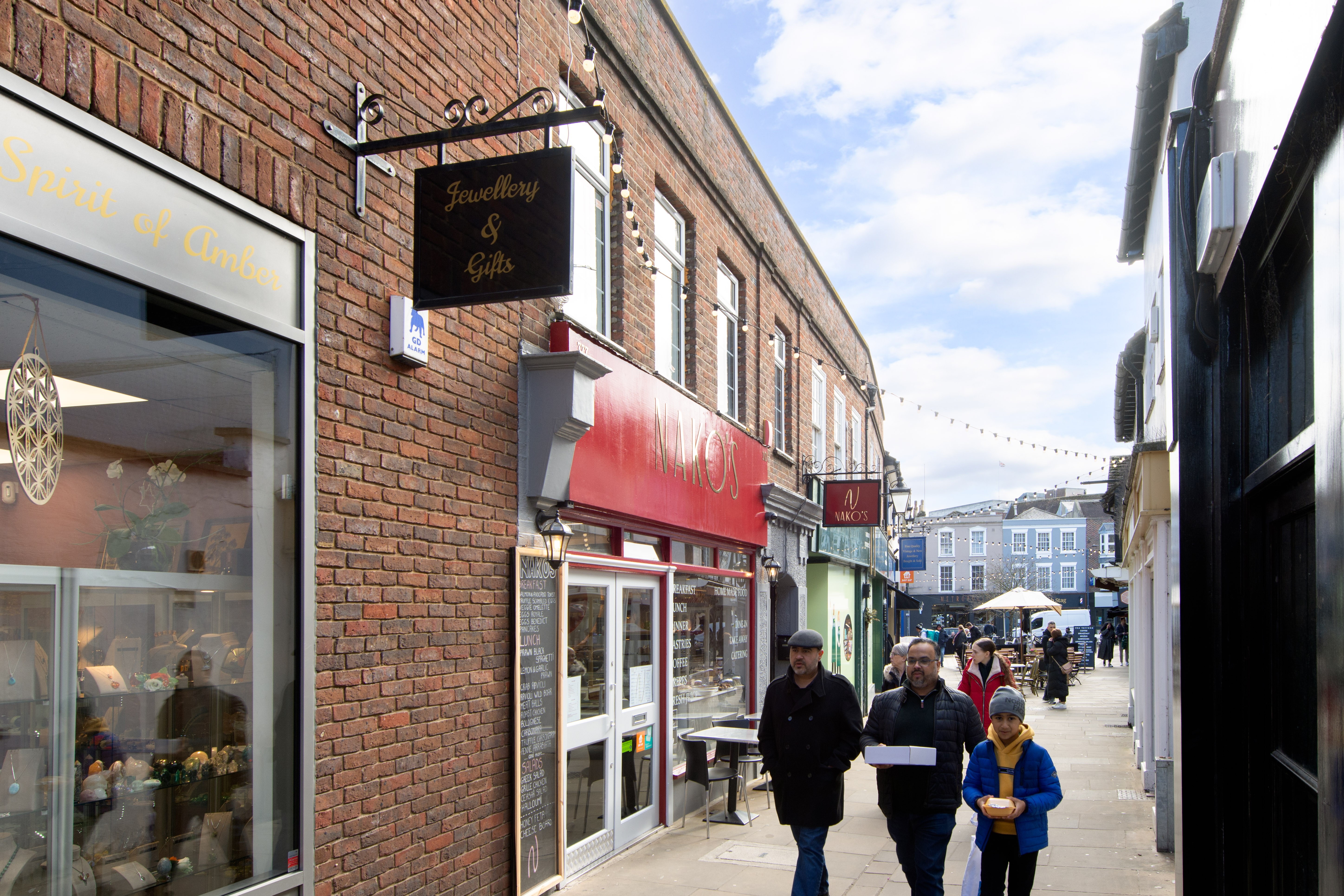 Freehold Investment and Vacant Shop with Development Potential 