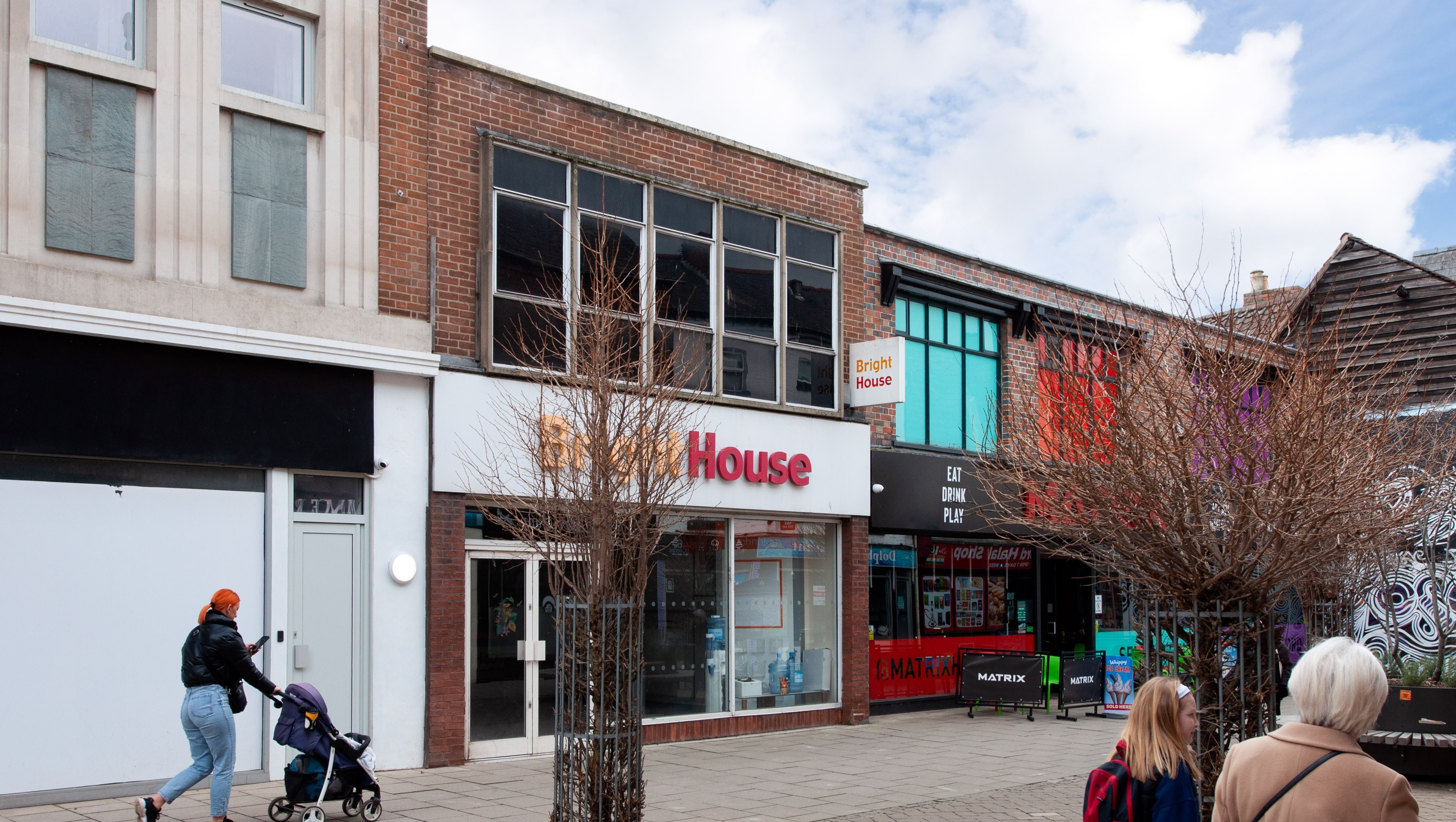 Vacant Freehold Shop with Planning permission for Residential