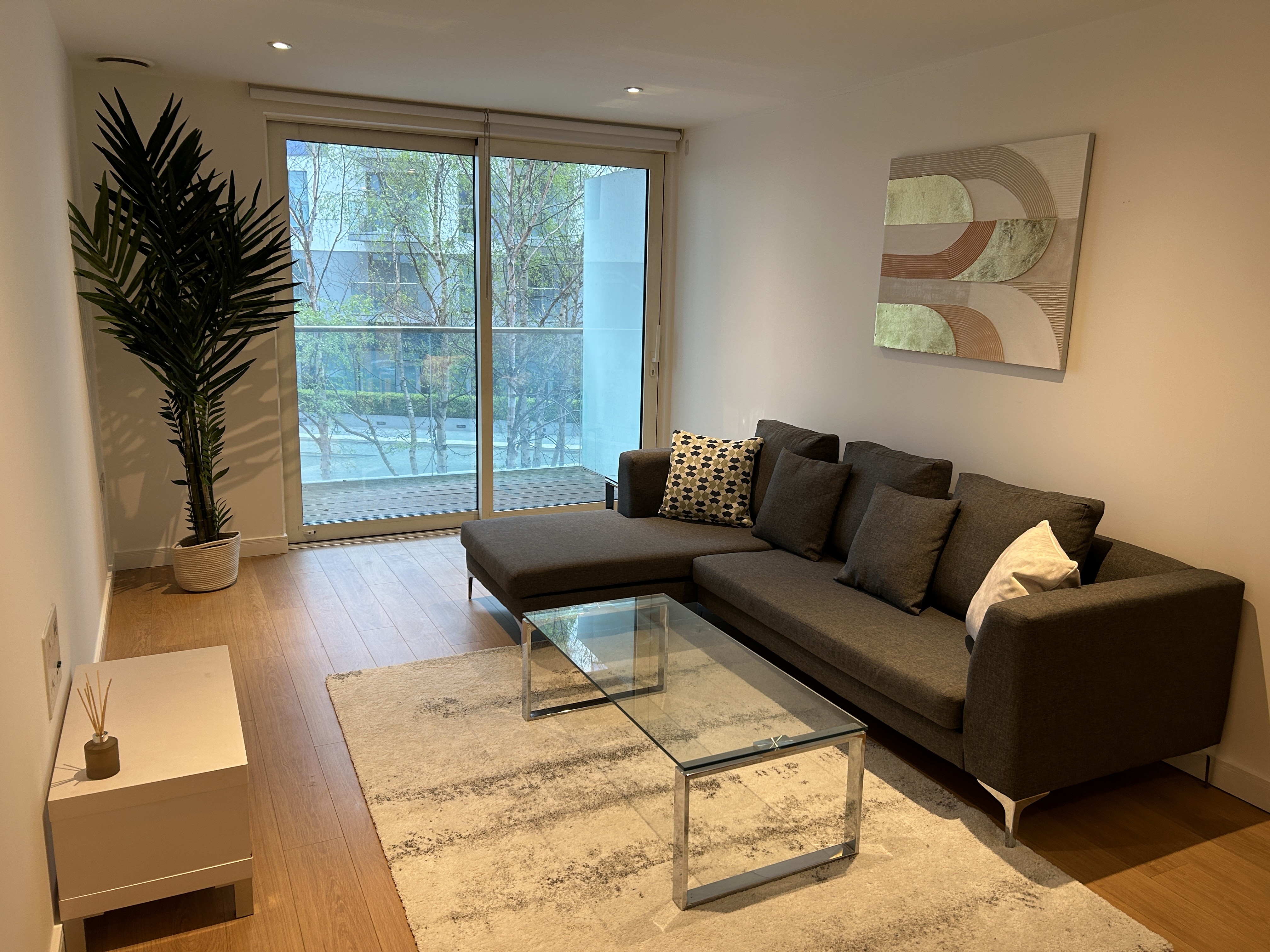 VACANT - Leasehold Self Contained Flat