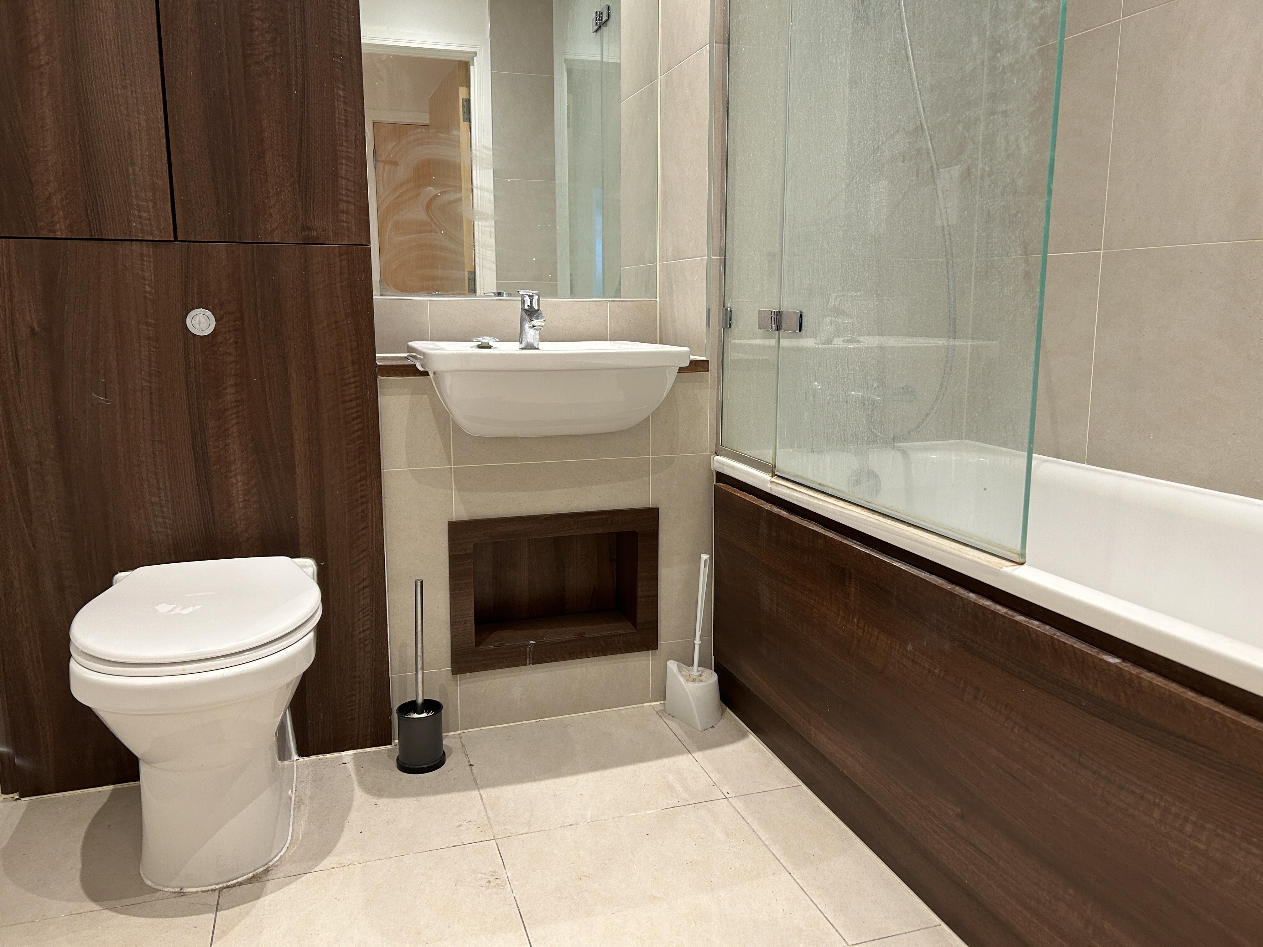 VACANT - Leasehold Self Contained Flat