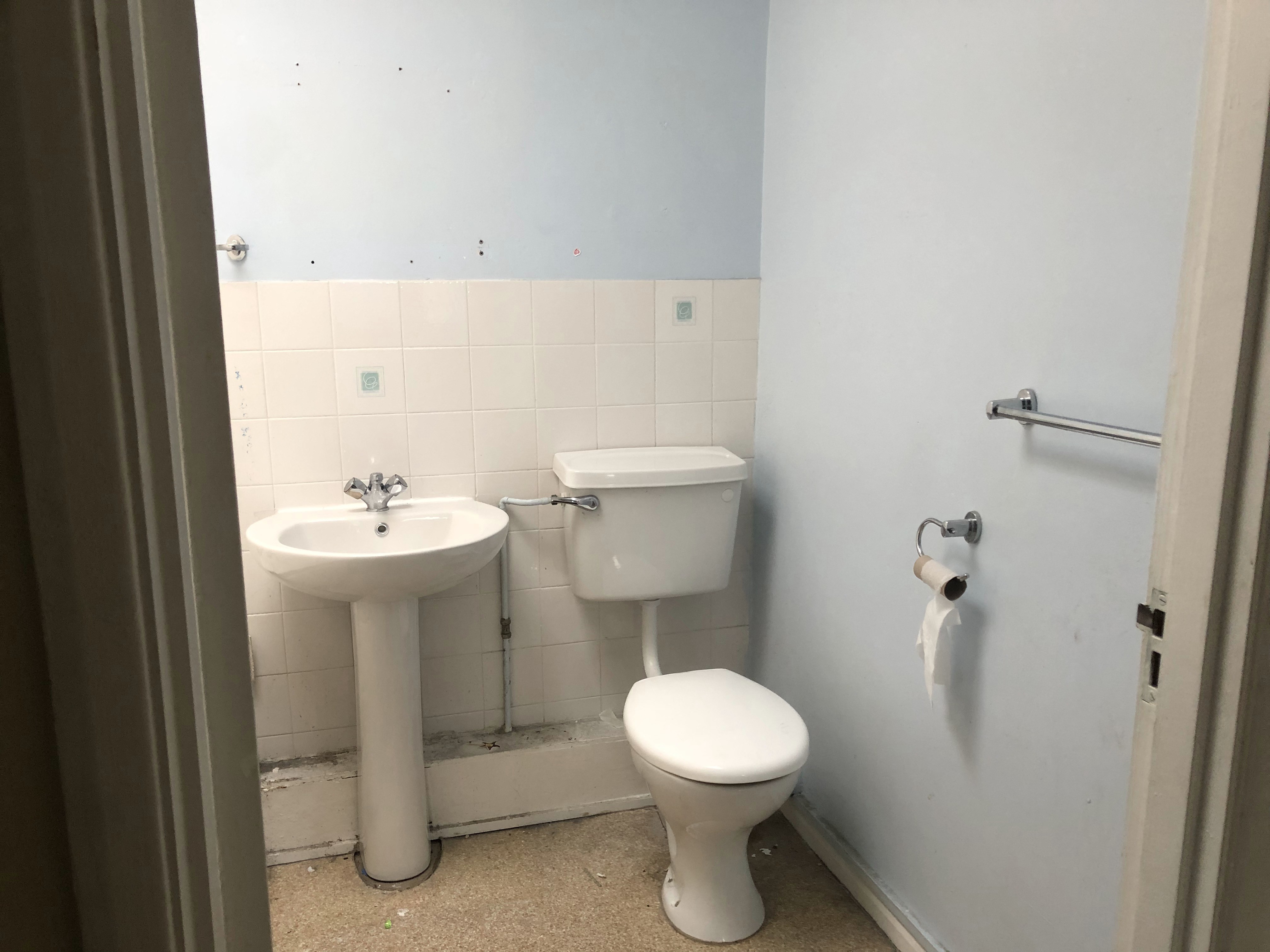 INVESTMENT/PART VACANT - Freehold Terrace Building