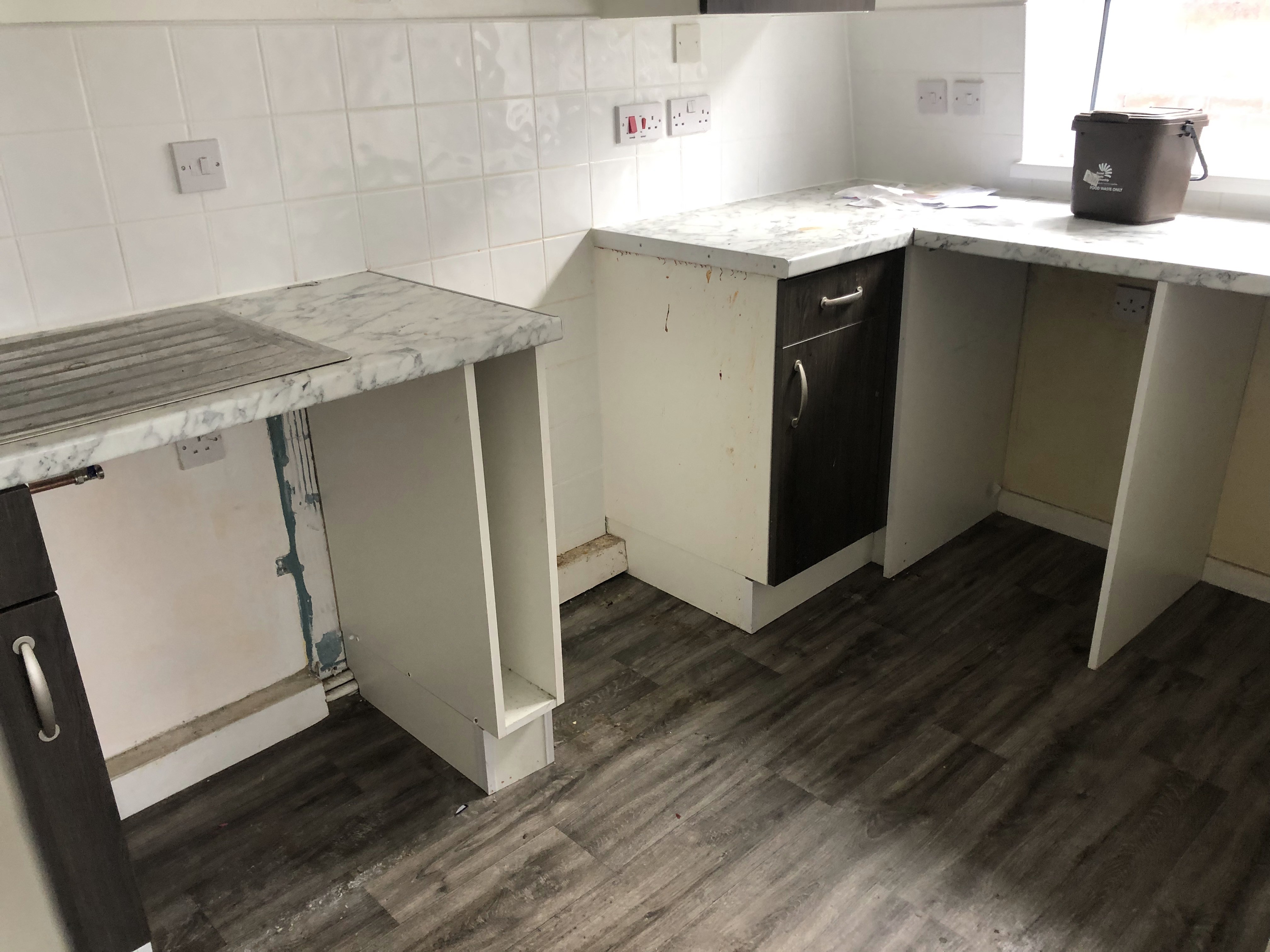 INVESTMENT/PART VACANT - Freehold Terrace Building