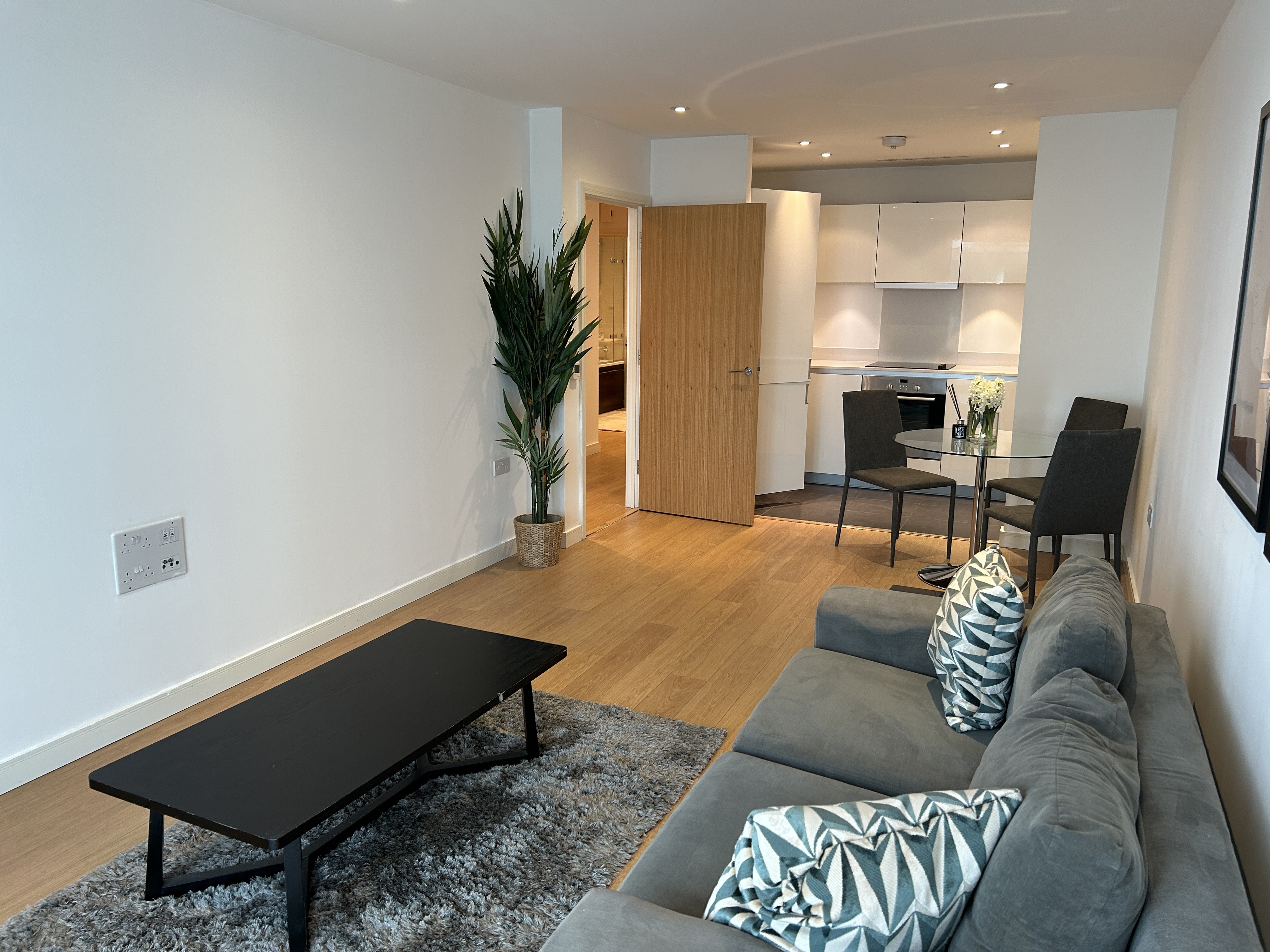 VACANT - Leasehold Self Contained Flat