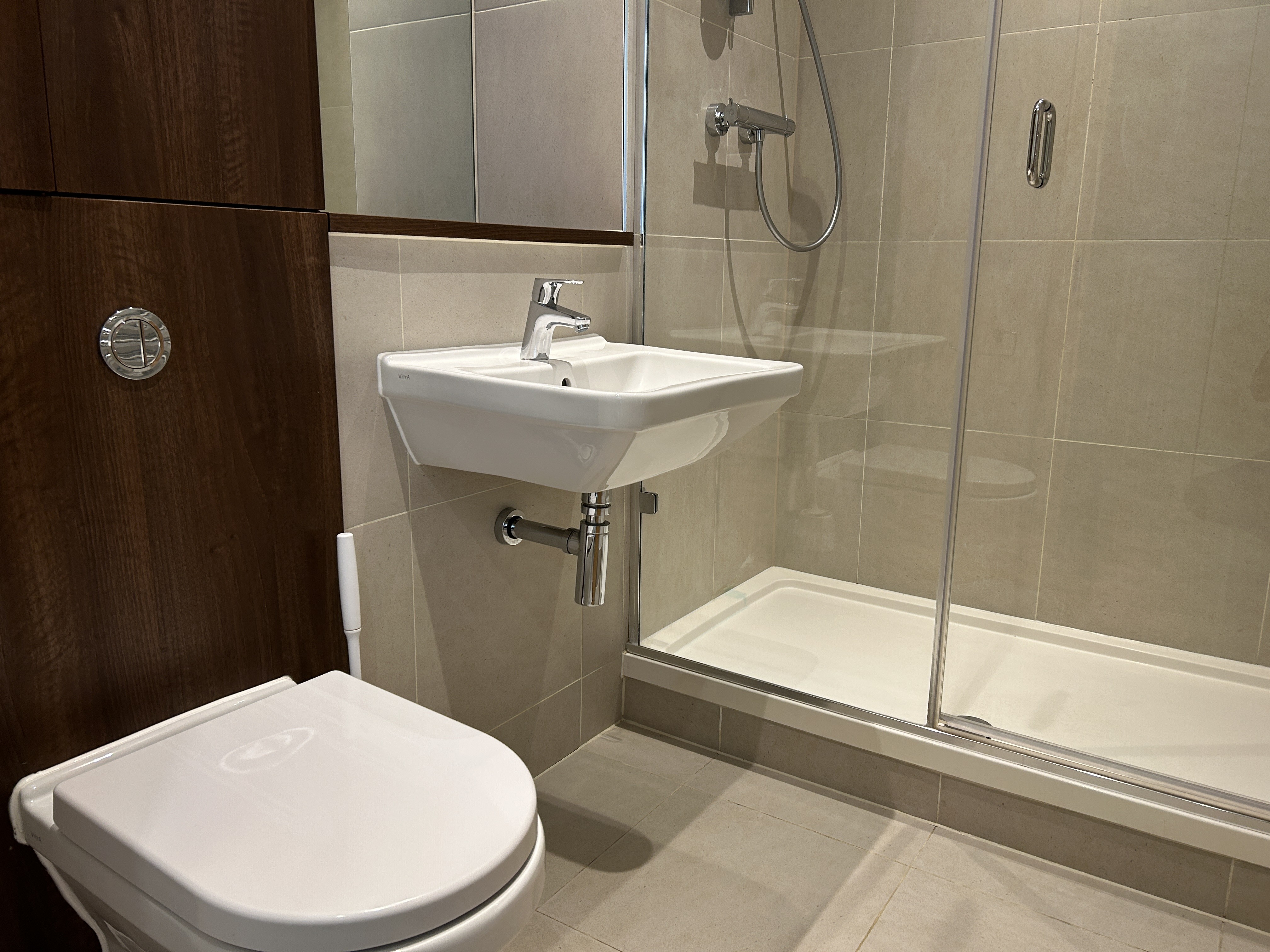 VACANT - Leasehold Self Contained Flat