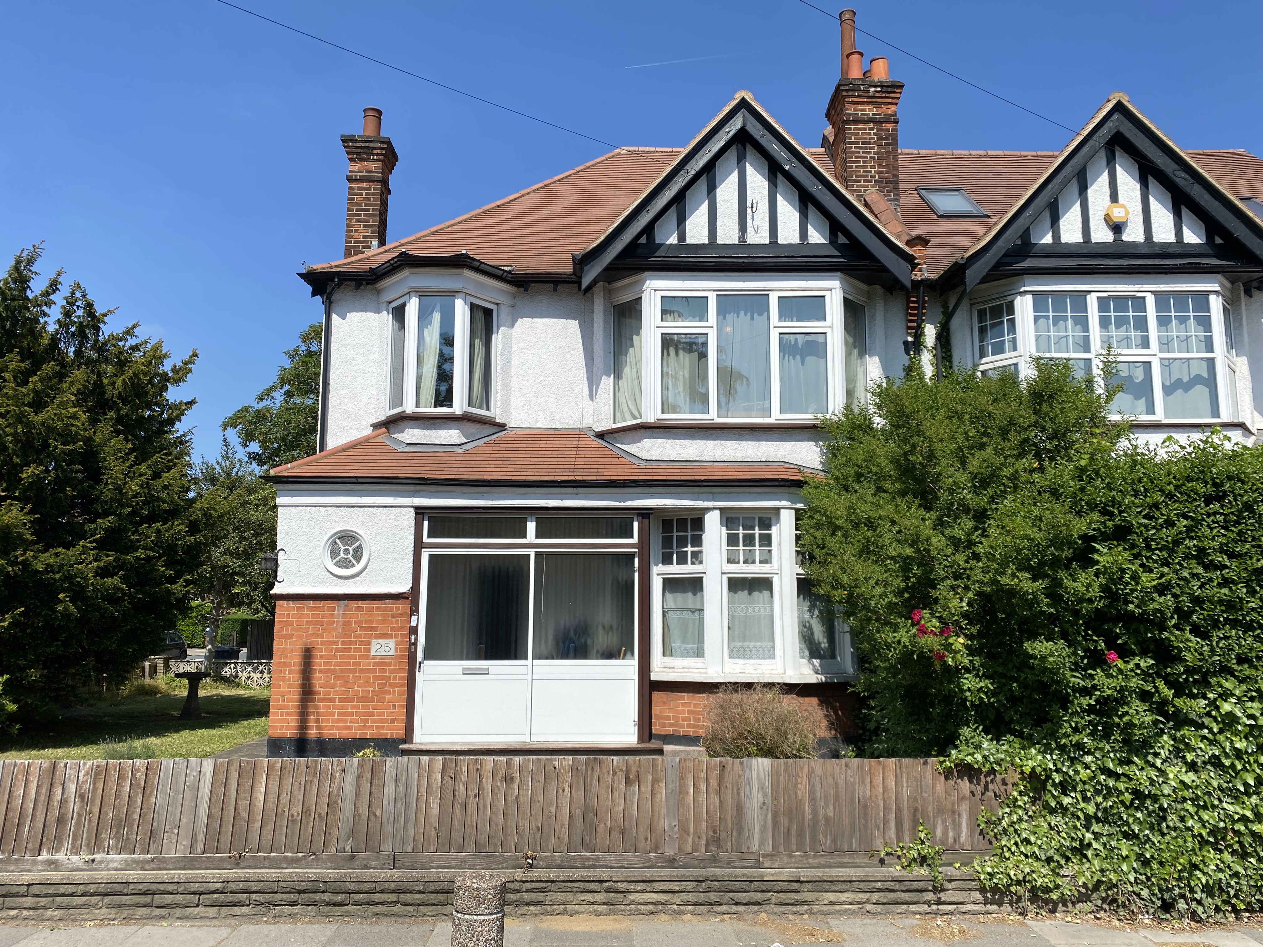 INVESTMENT - Freehold Semi-Detached House 