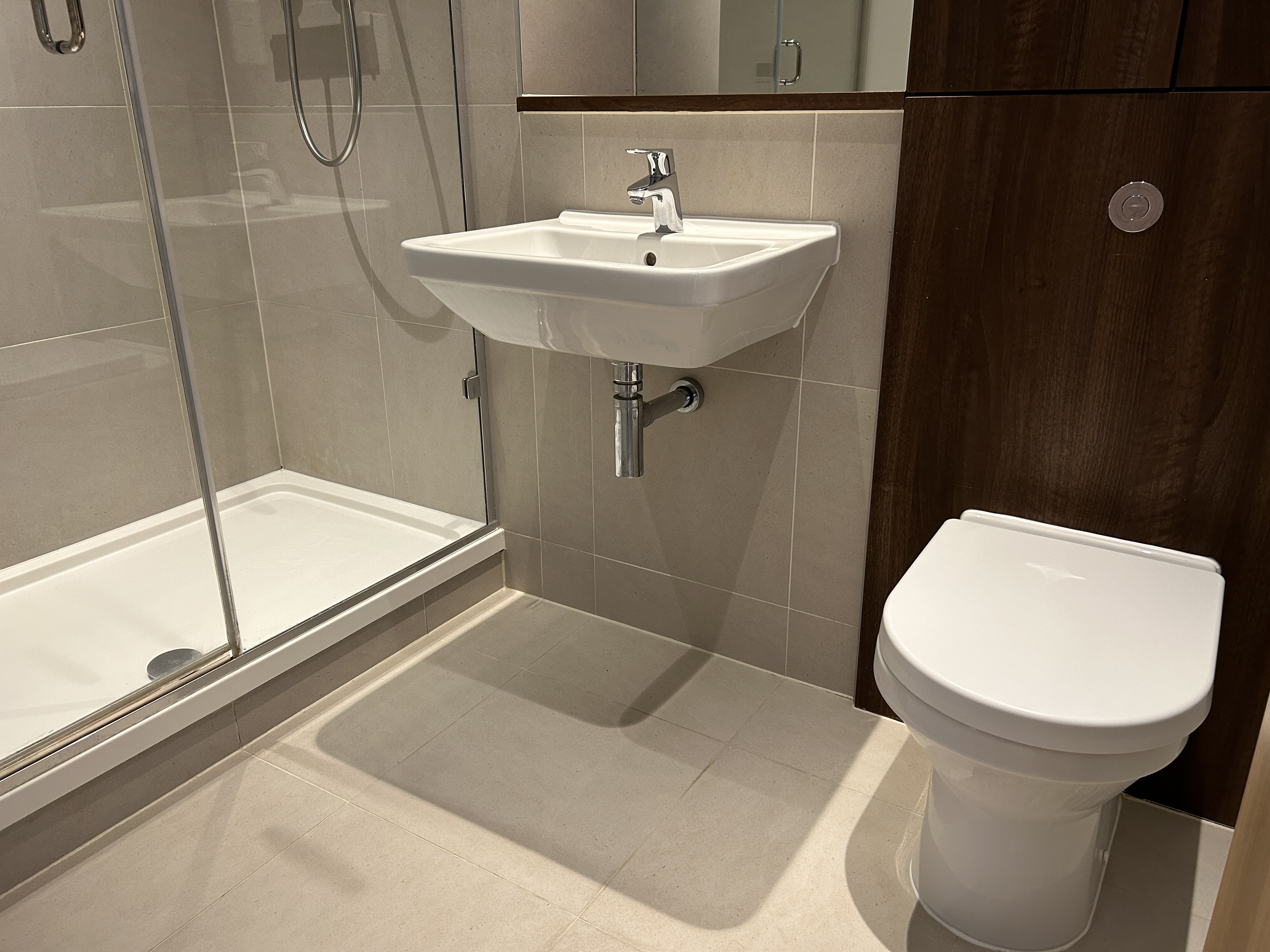 VACANT - Long Leasehold Self Contained First Floor Flat in a Berkeley Homes Development 