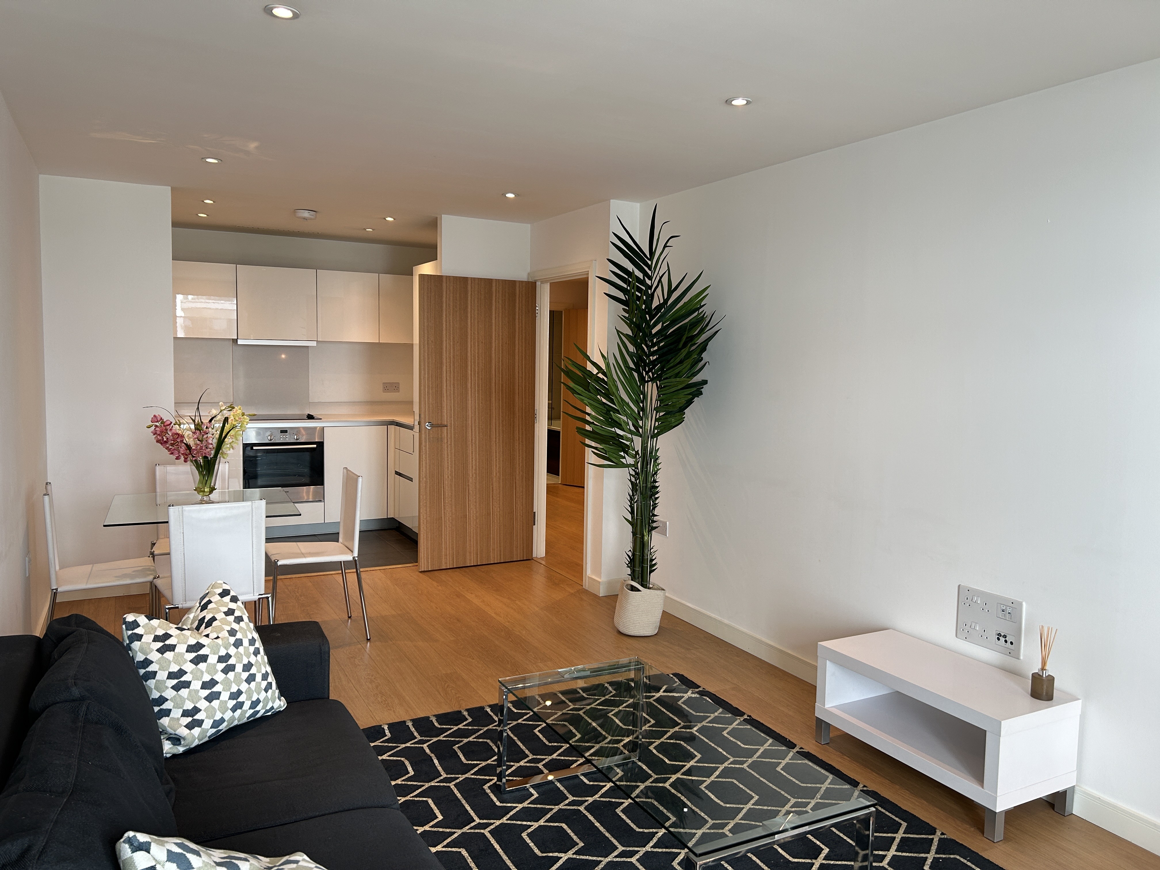 VACANT - Long Leasehold Self Contained First Floor Flat in a Berkeley Homes Development 