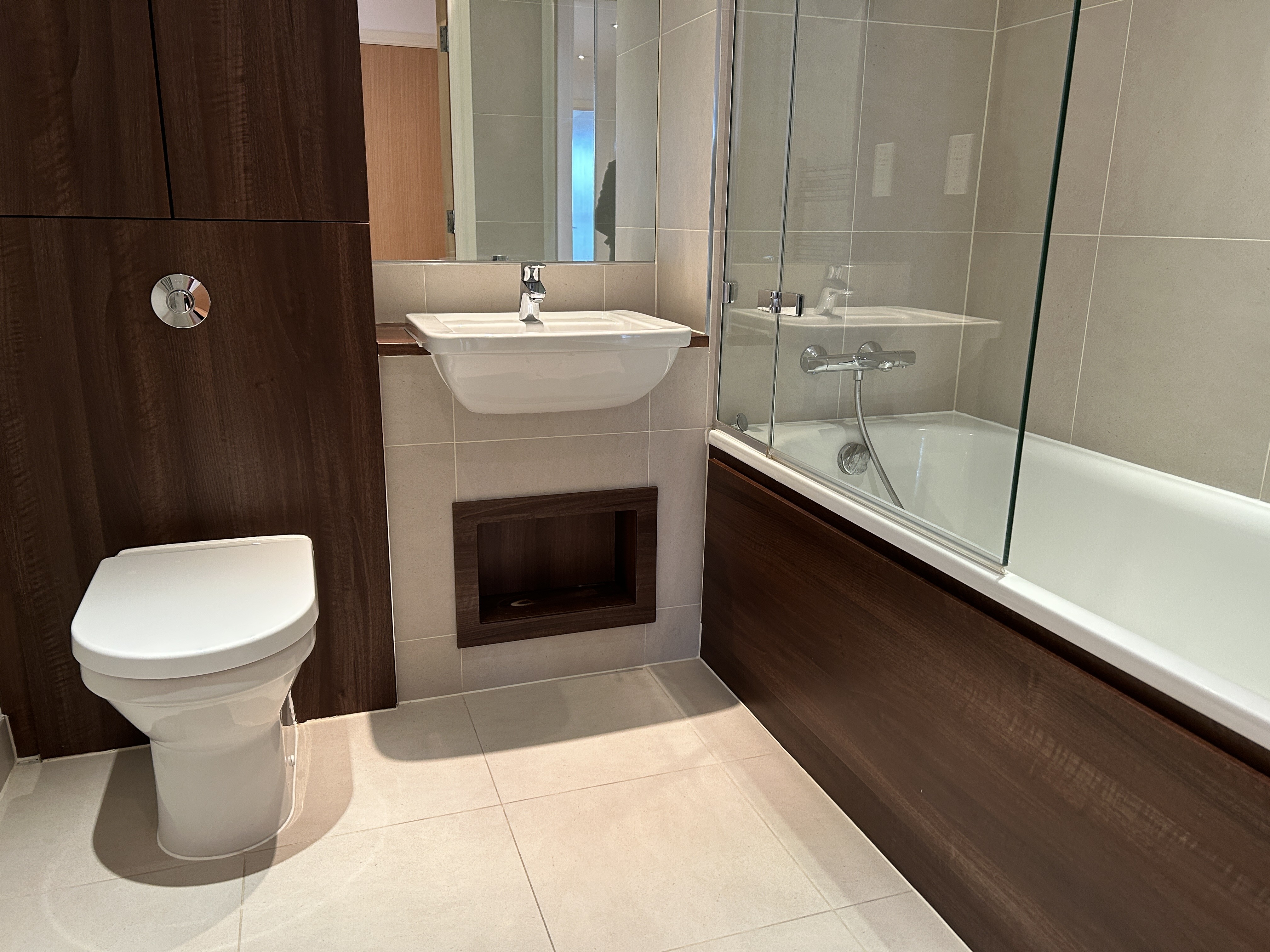 VACANT - Long Leasehold Self Contained First Floor Flat in a Berkeley Homes Development 