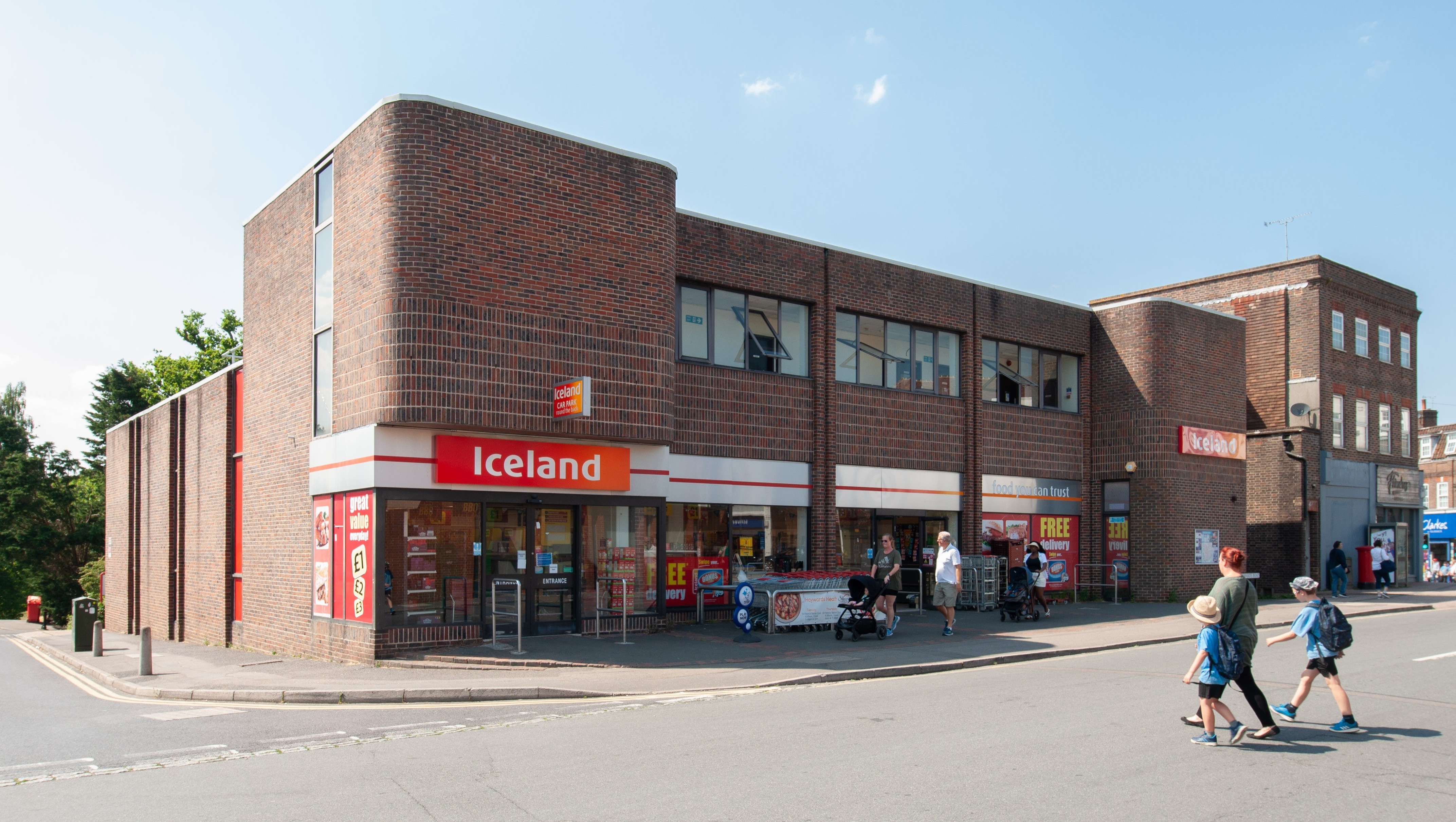 Freehold Supermarket Investment