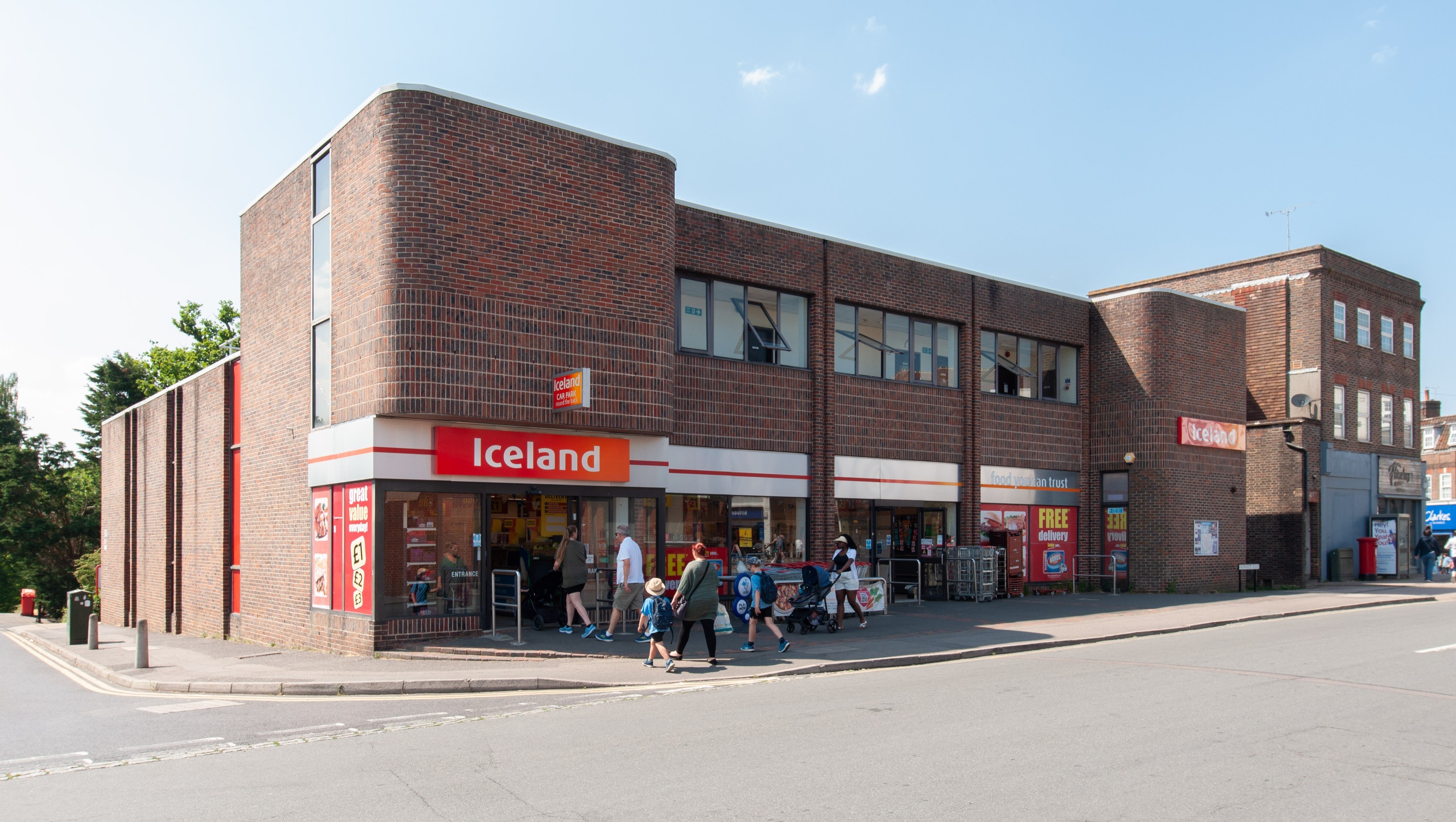Freehold Supermarket Investment