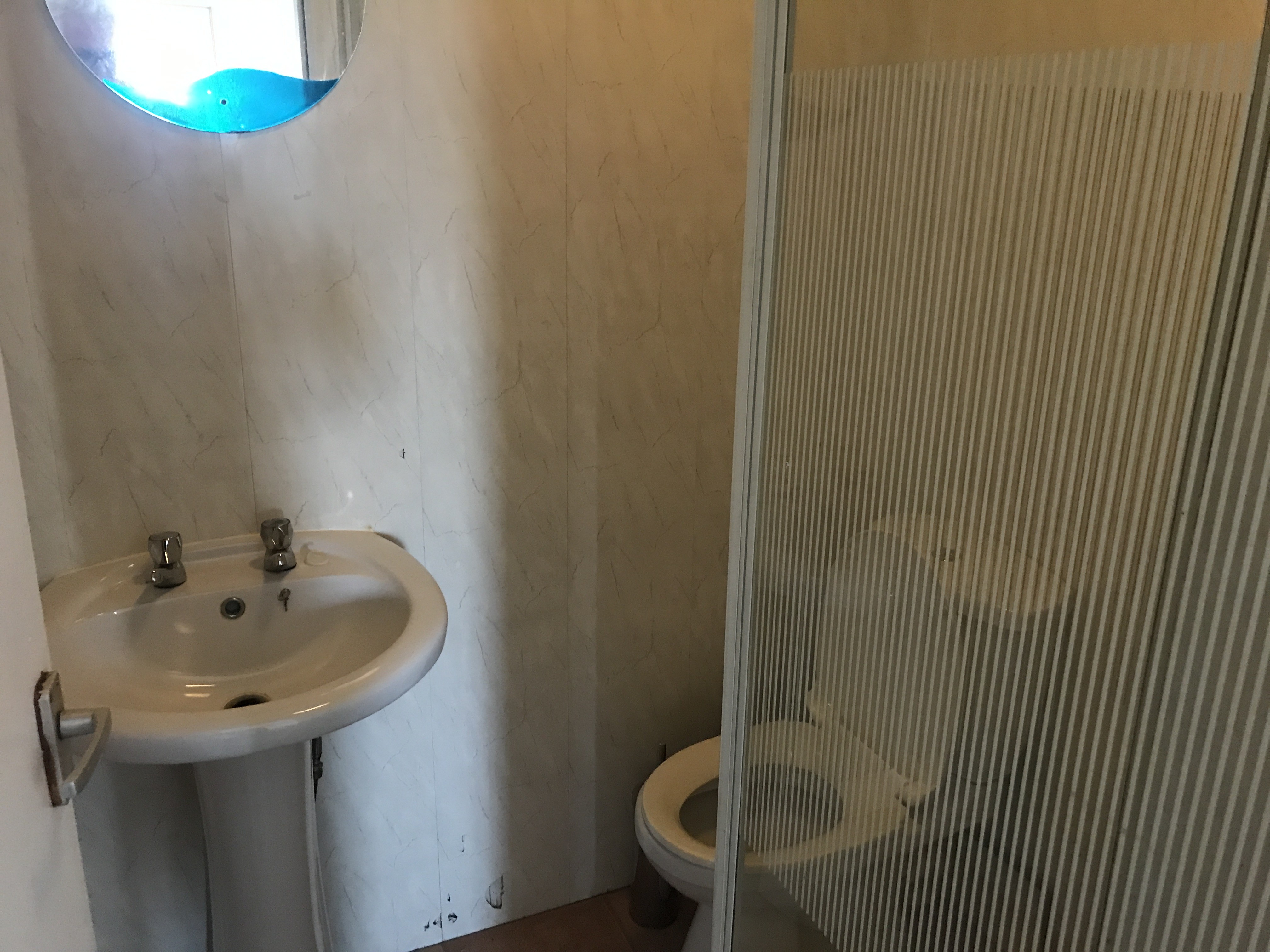 INVESTMENT - Freehold Mid Terrace Building