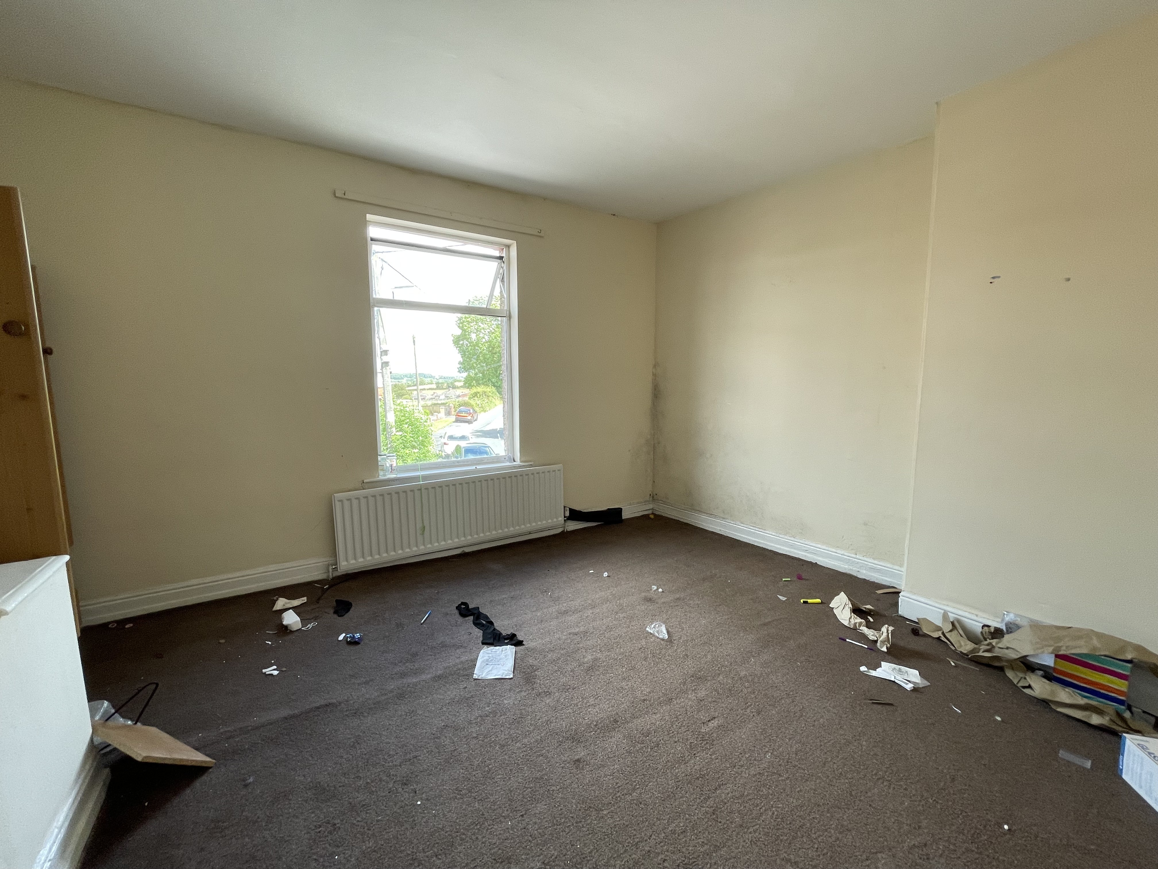 VACANT - Freehold End of Terrace House