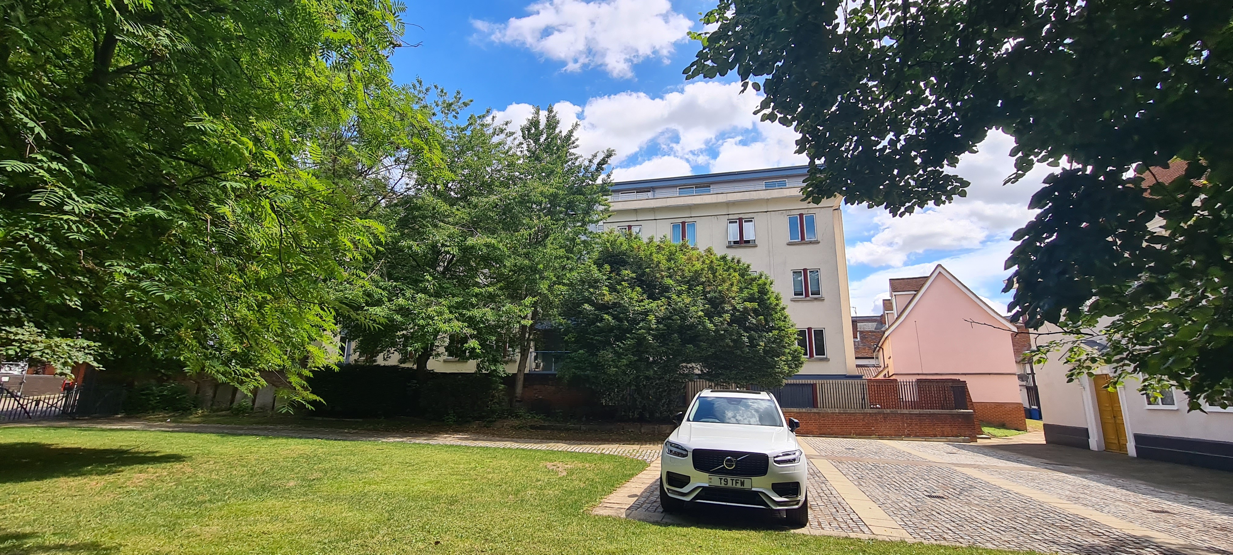 VACANT - Leasehold Self Contained Ground Floor Flat