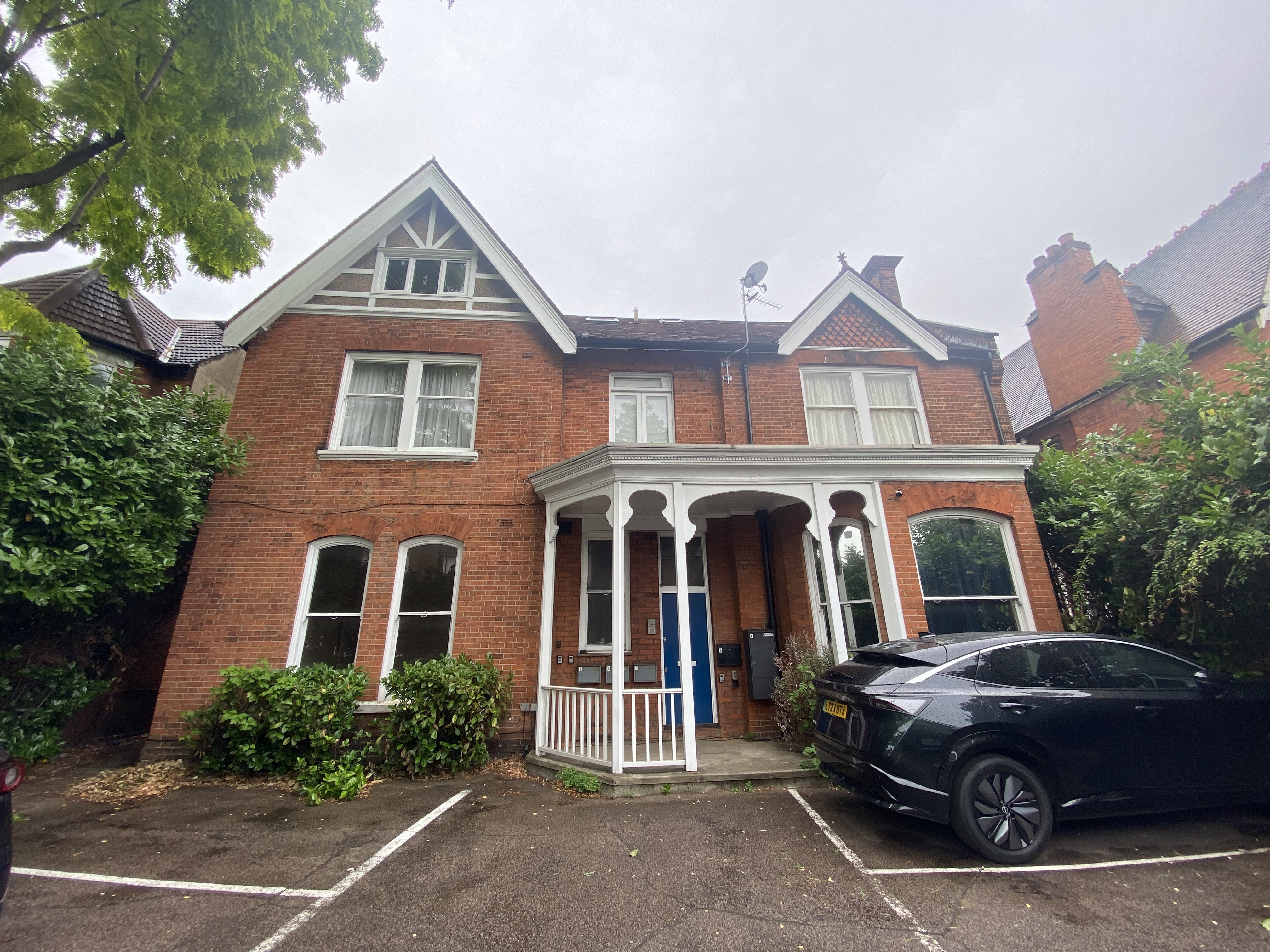 VACANT - Leasehold Self Contained Ground Floor Flat