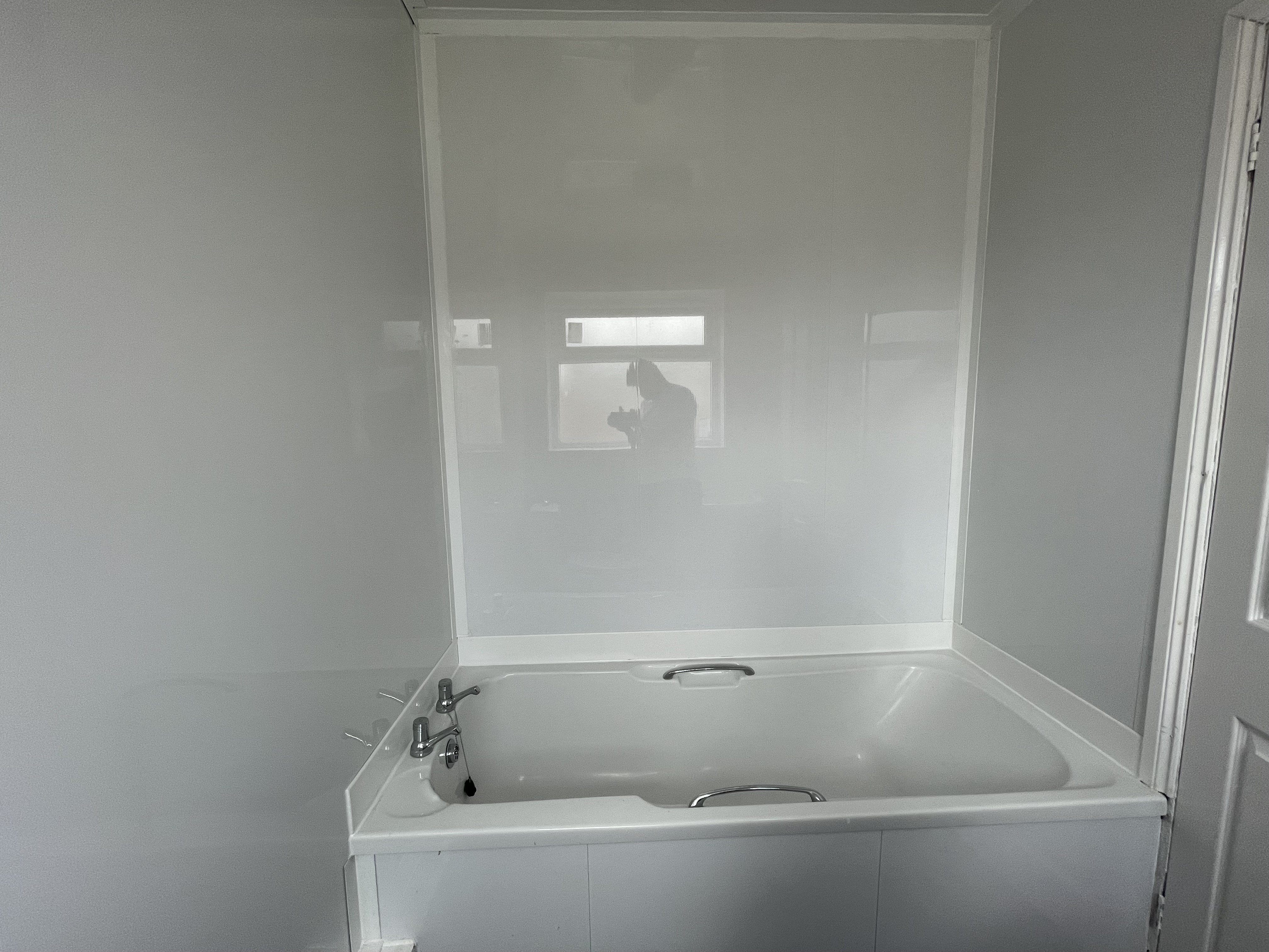 VACANT - Freehold Mid Terrace Bungalow
