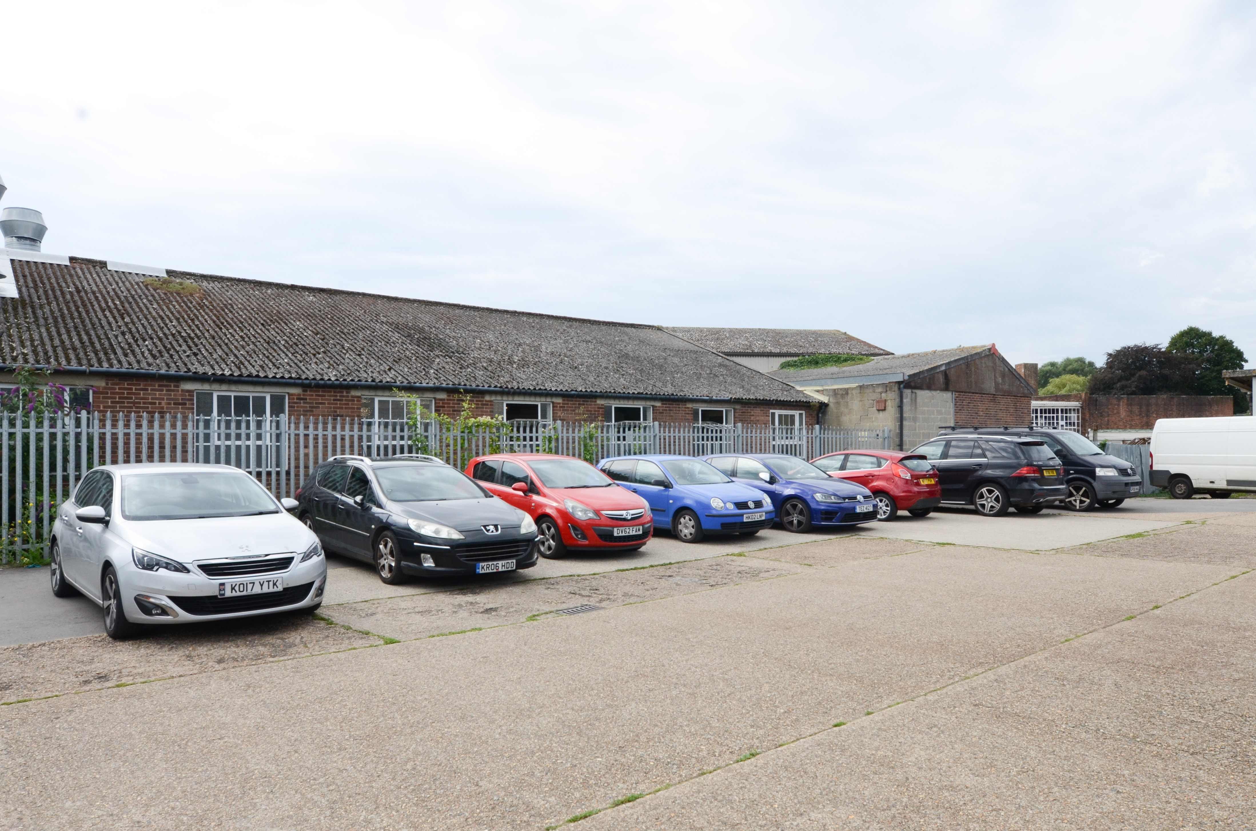 Leasehold Industrial/Warehouse Investment