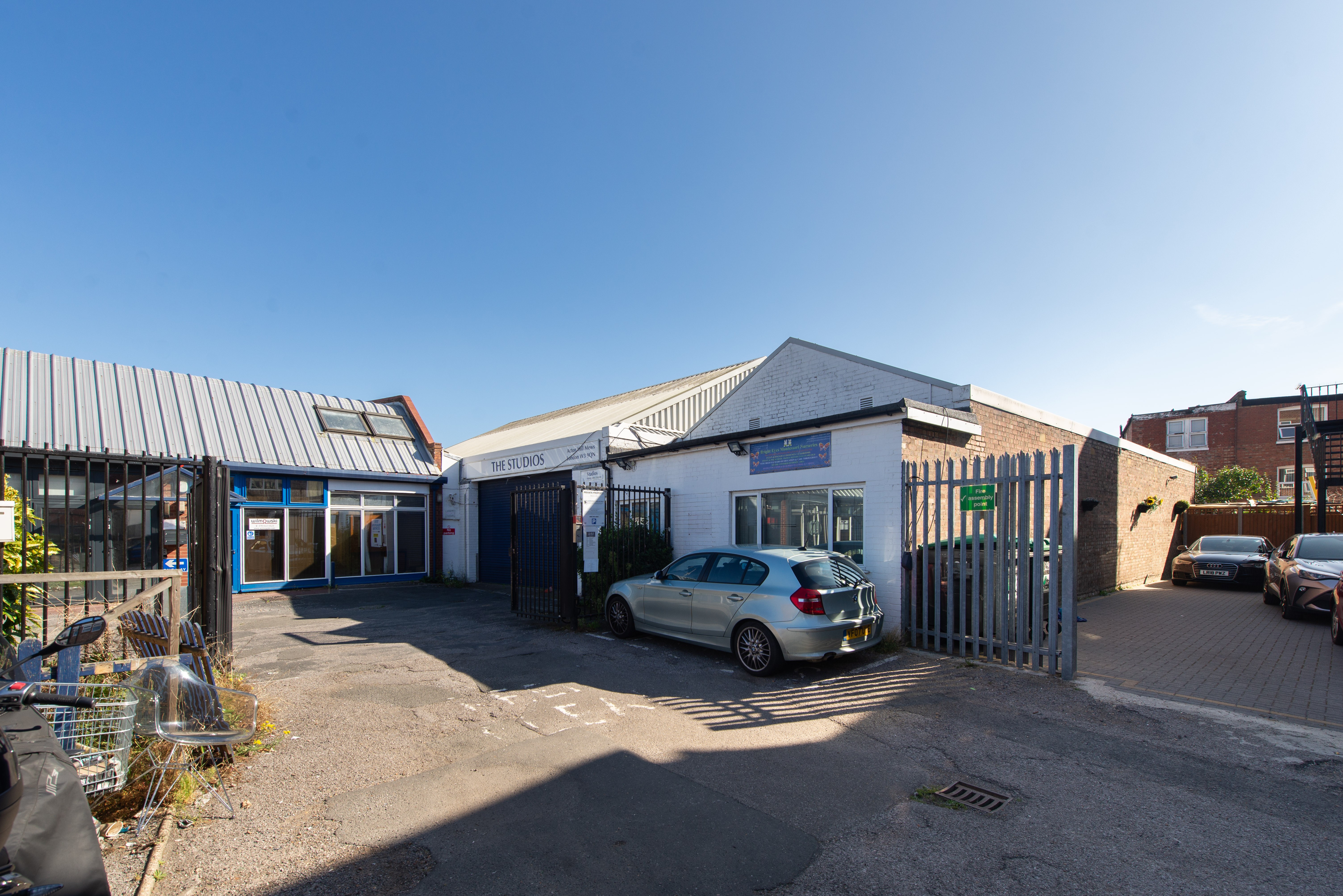 Vacant Freehold Warehouse / Workshop Unit