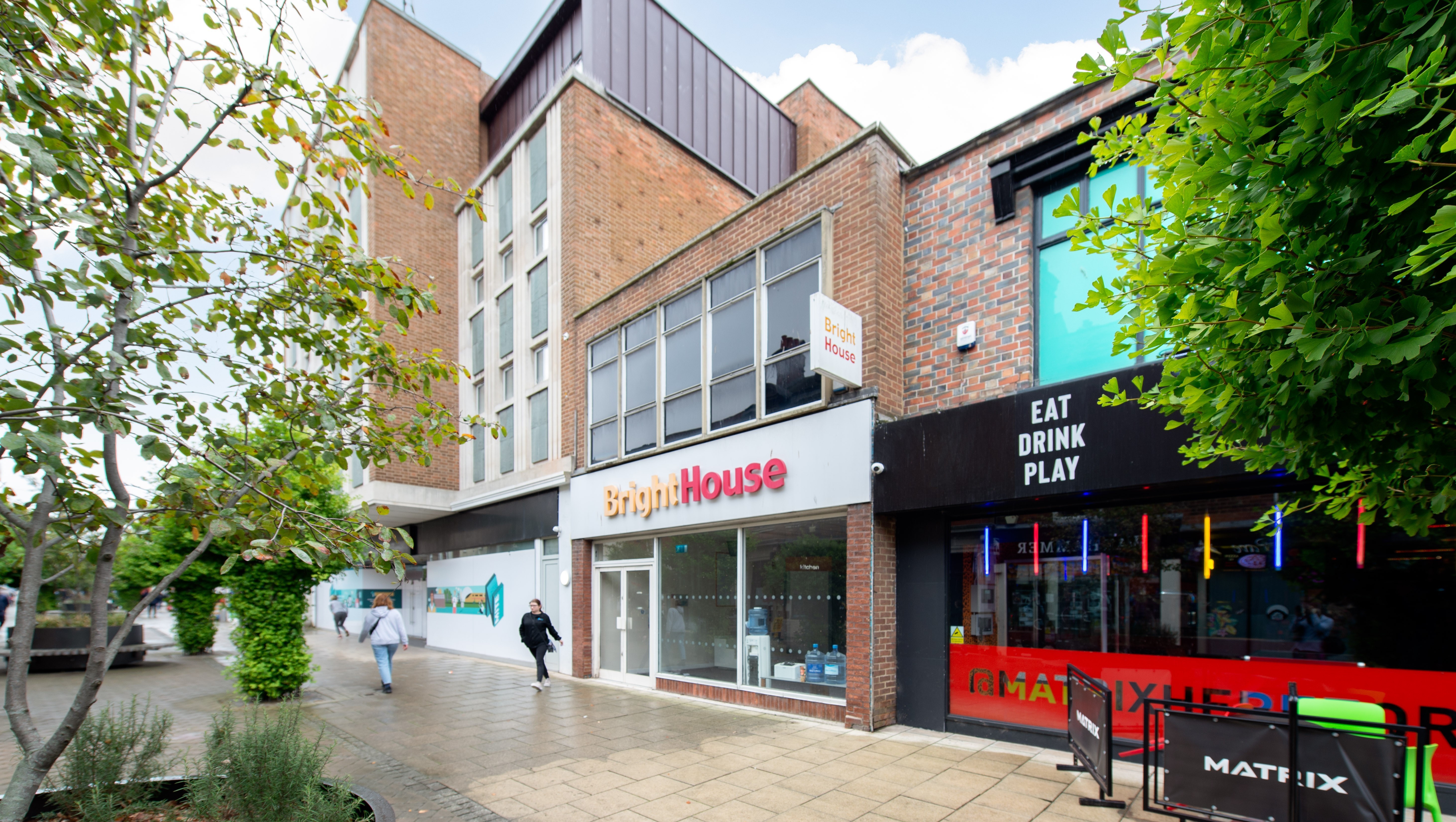 Vacant Freehold Shop with Planning Consent