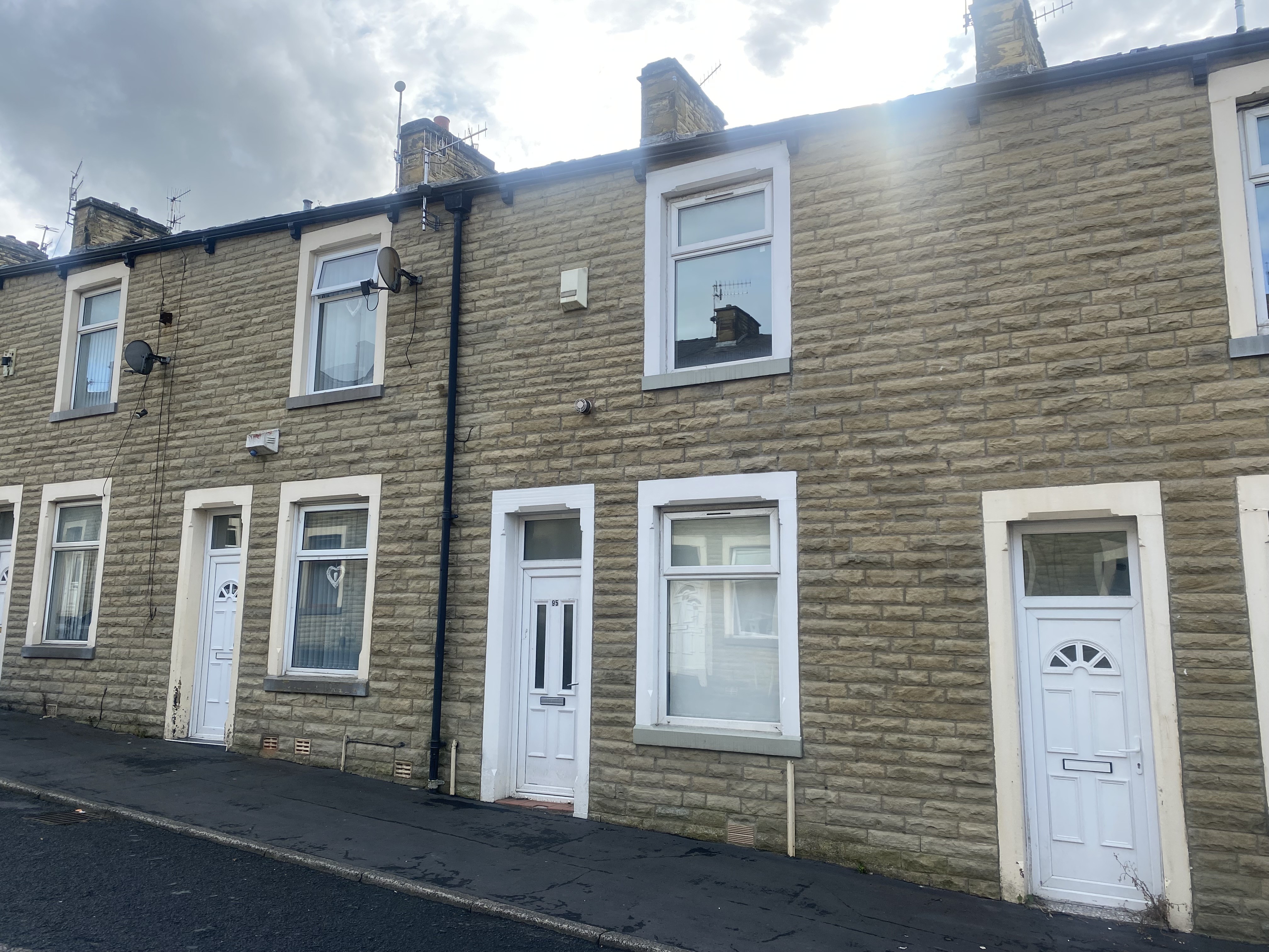 VACANT - Freehold Mid Terrace House