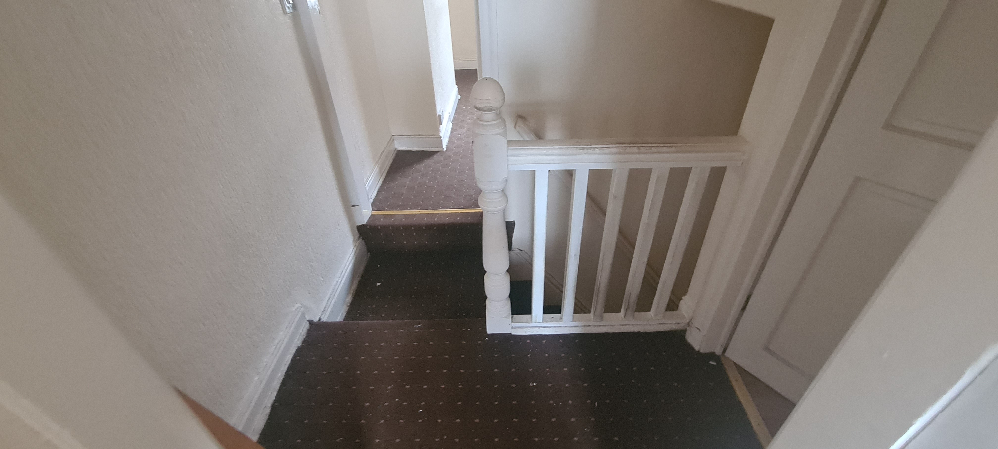 VACANT - Freehold Mid Terrace House