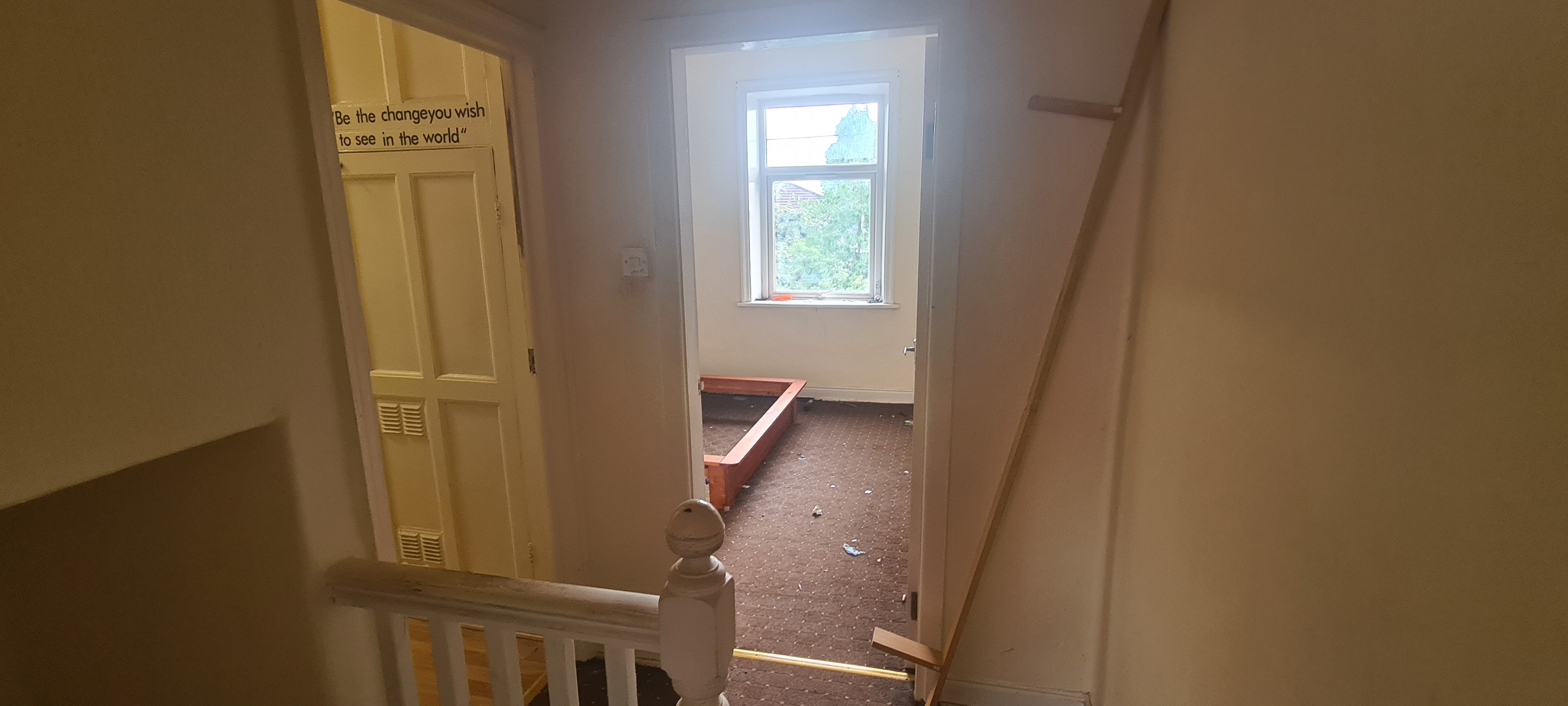 VACANT - Freehold Mid Terrace House