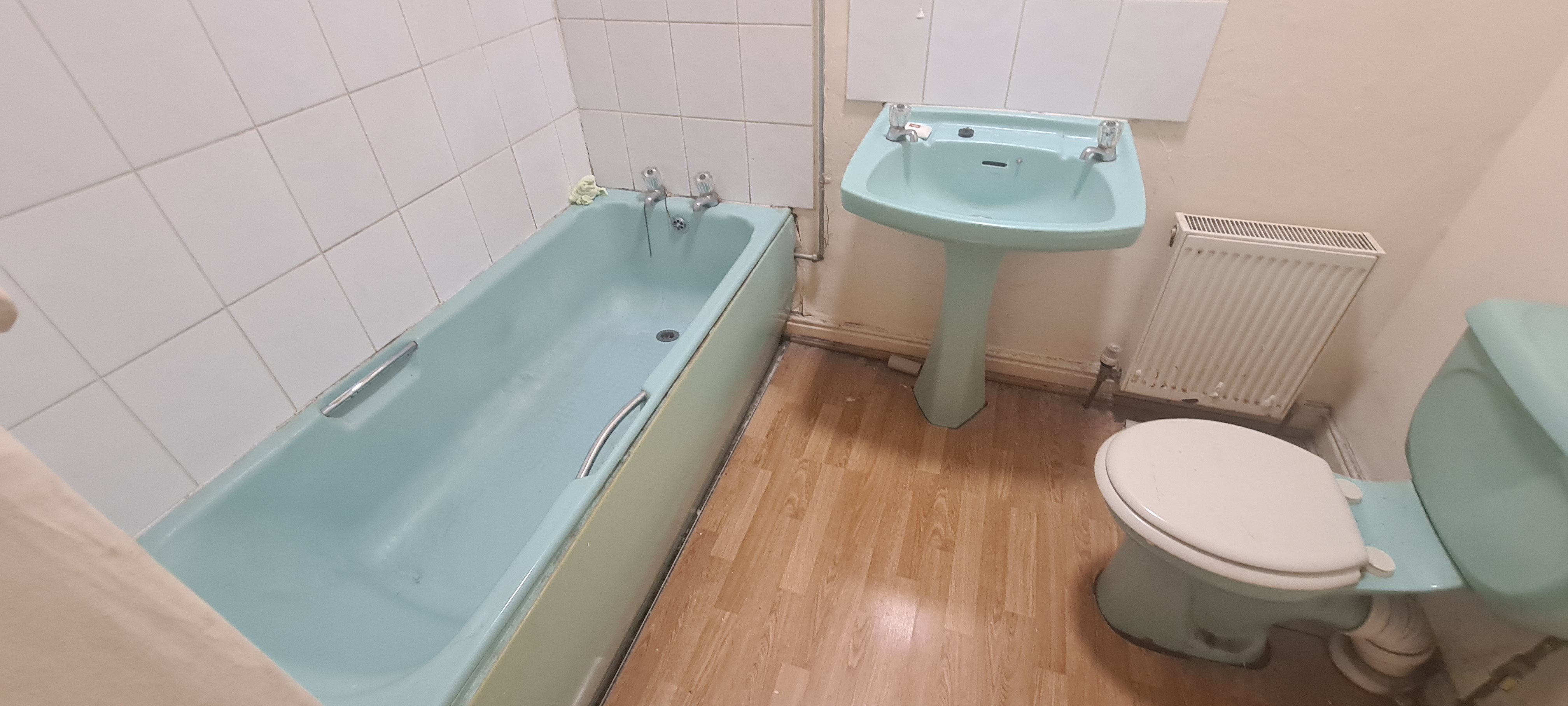 VACANT - Freehold Mid Terrace House