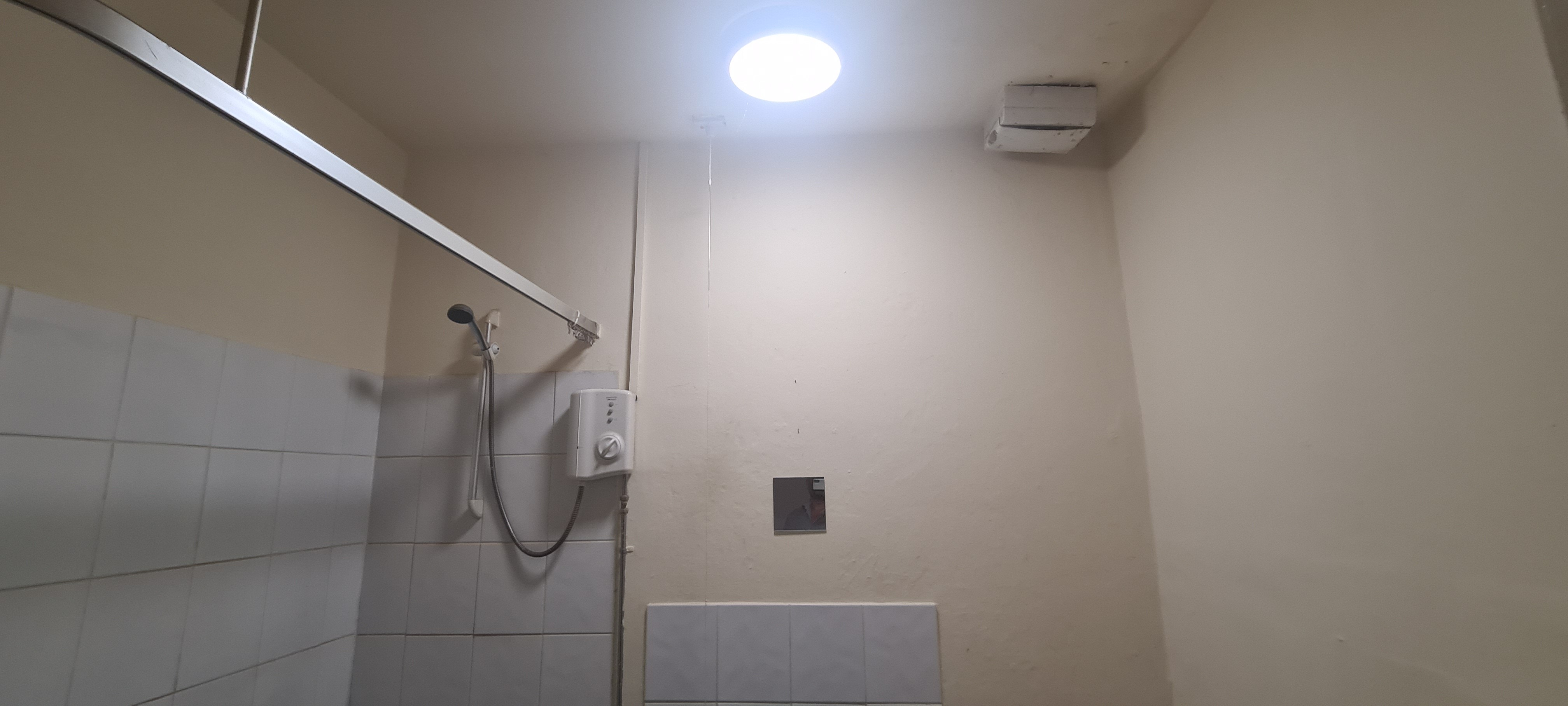 VACANT - Freehold Mid Terrace House