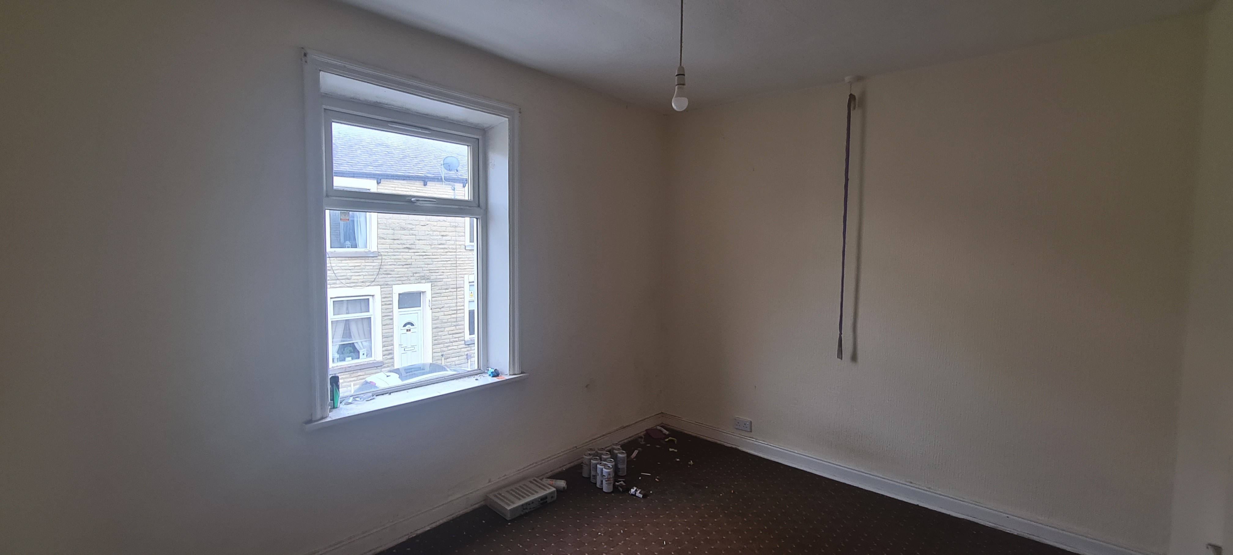 VACANT - Freehold Mid Terrace House