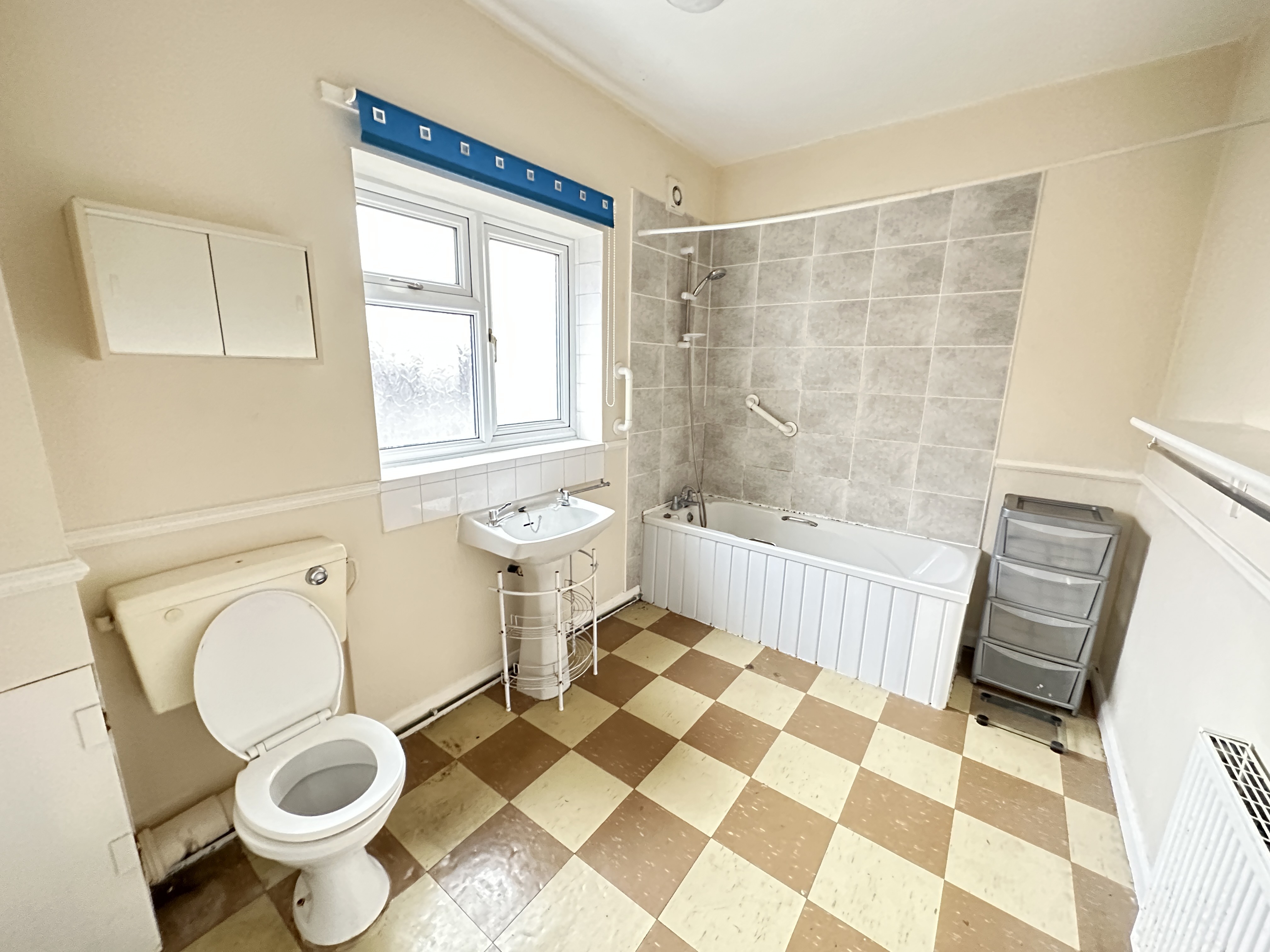 VACANT - Freehold Mid Terrace Building 