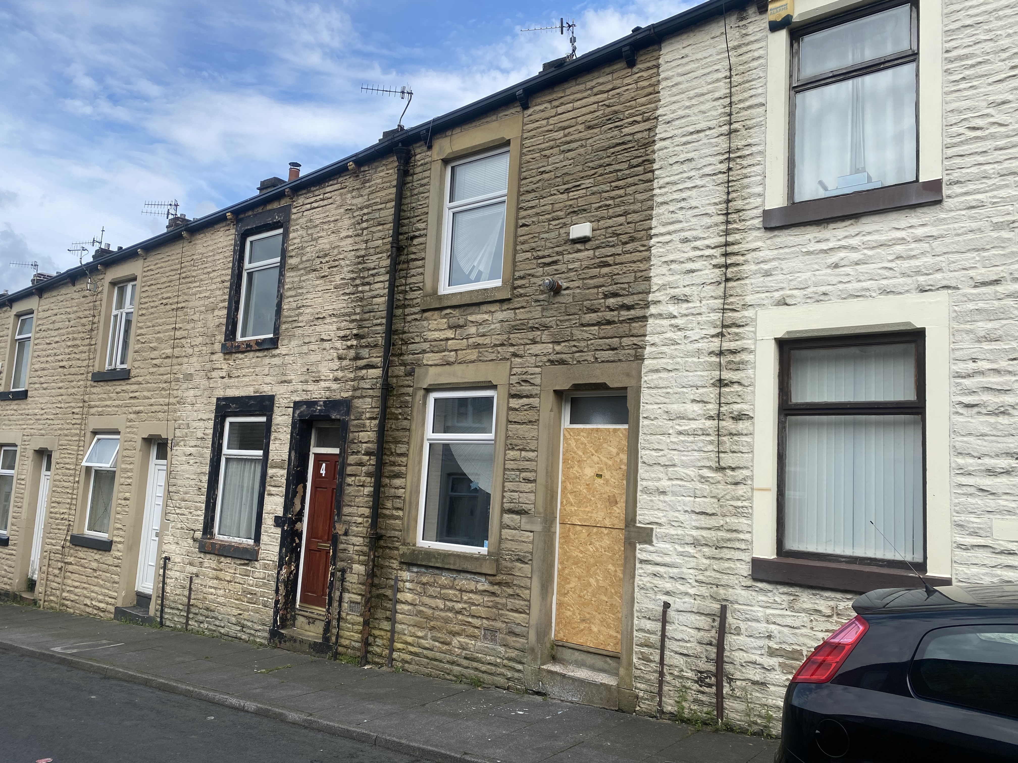 VACANT - Freehold Mid Terrace House