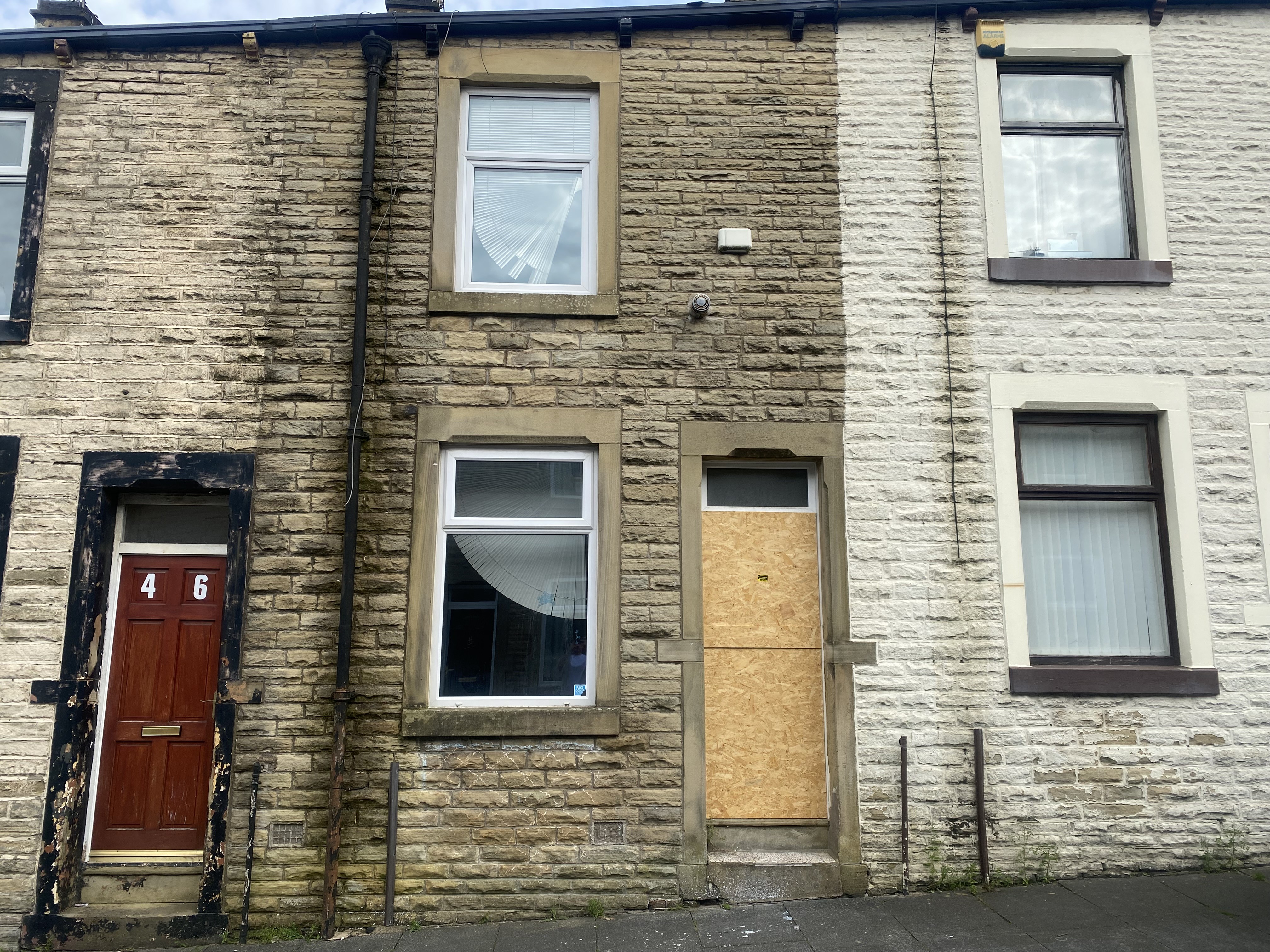 VACANT - Freehold Mid Terrace House
