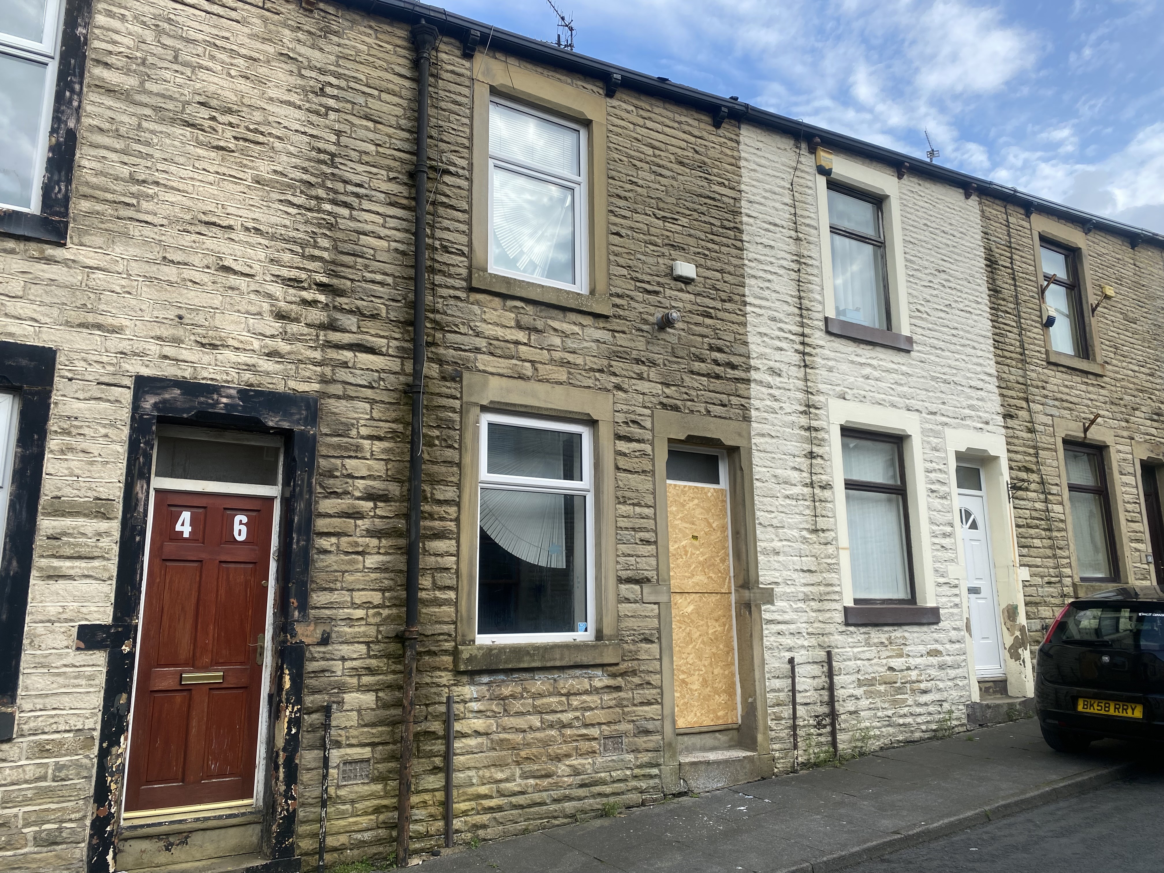 VACANT - Freehold Mid Terrace House