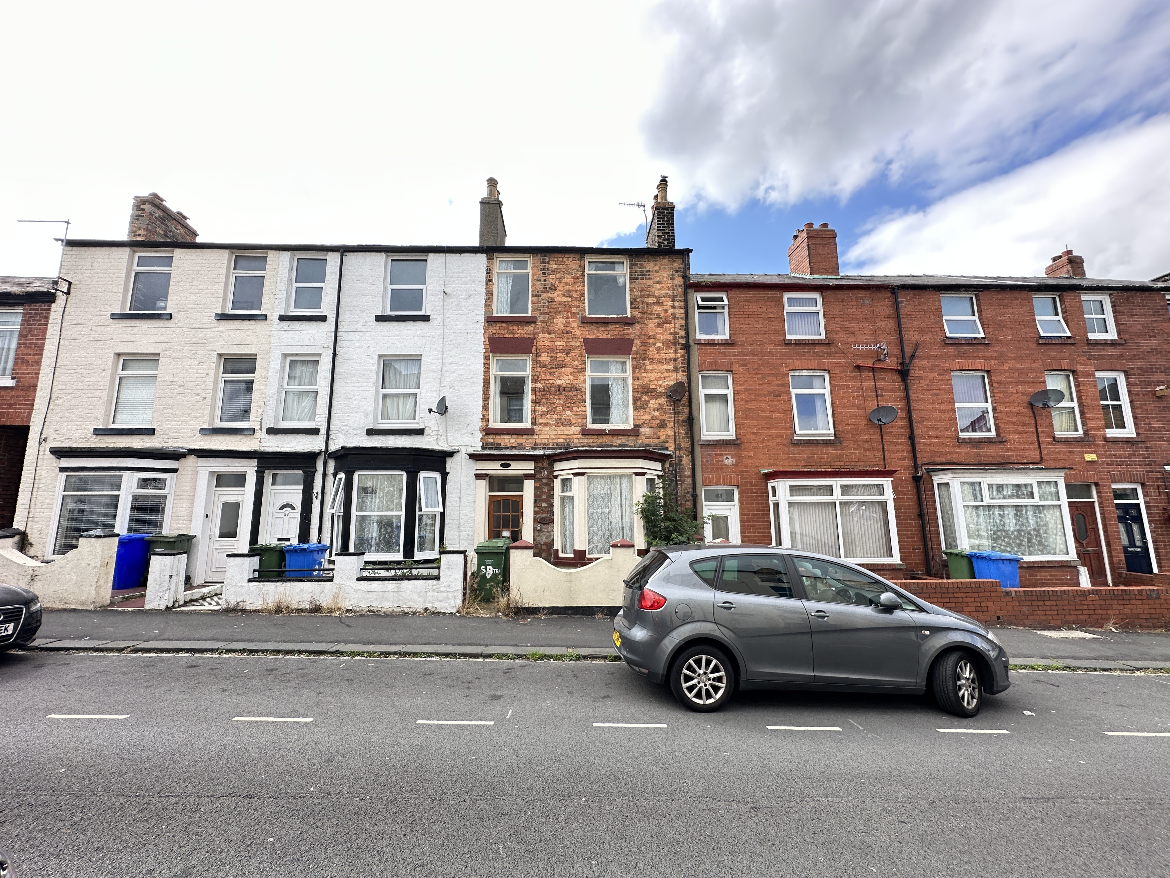  Freehold Mid Terrace Building